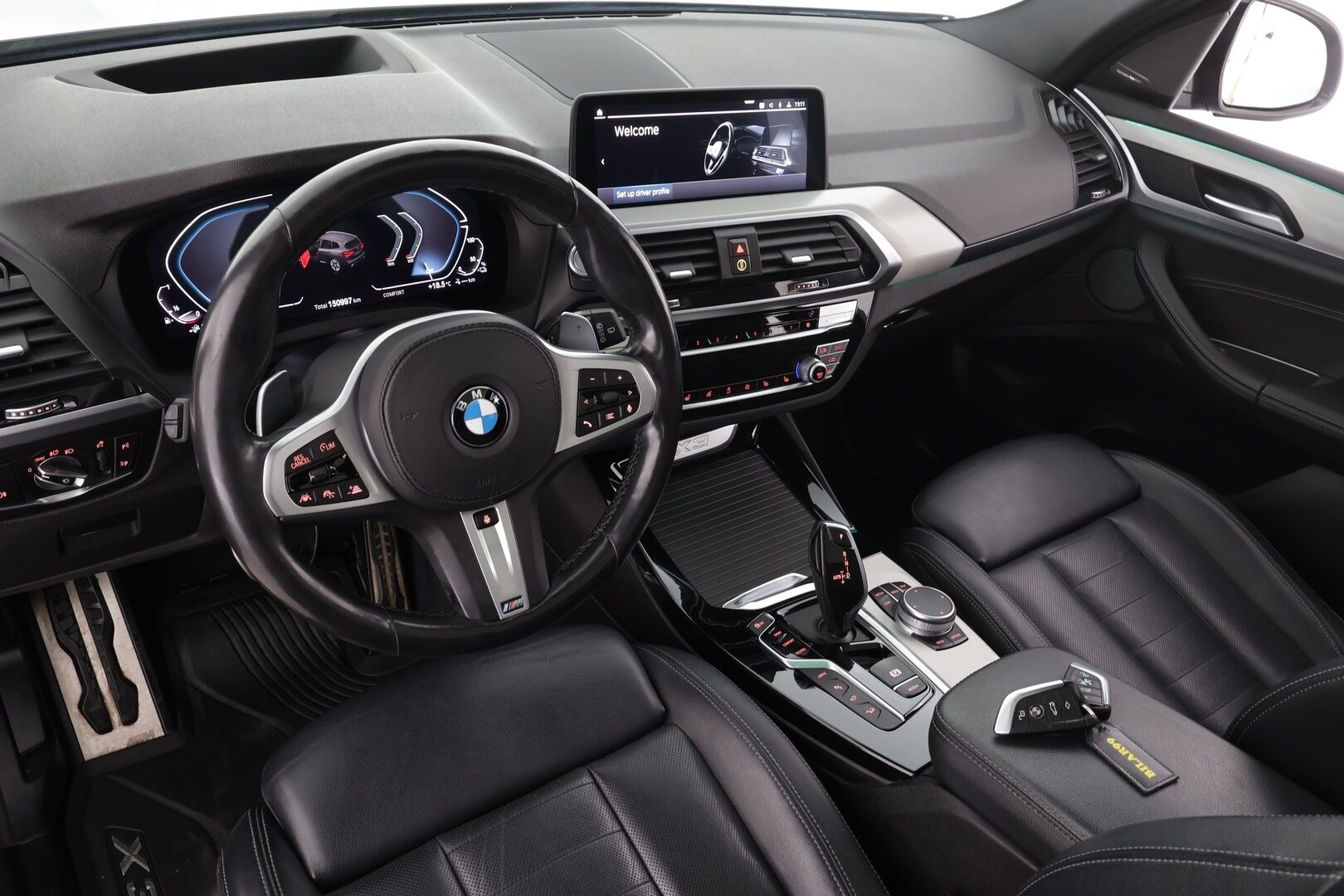 BMW X3 2020 G01 xDrive 30e A Charged Edition M Sport * ACC / HUD / H&K / Panorama / Comfort Access / Adapt.LED / Koukku / Navi / 360° * - Akku kuntotarkastettu SoH 94,9% / Ilmastoidut nahat / Muistipenkki / Kahdet renkaat aluvanteilla / Merkkihuollettu / Hyvät varusteet! - Osta nyt, maksa vasta ensi vuonna