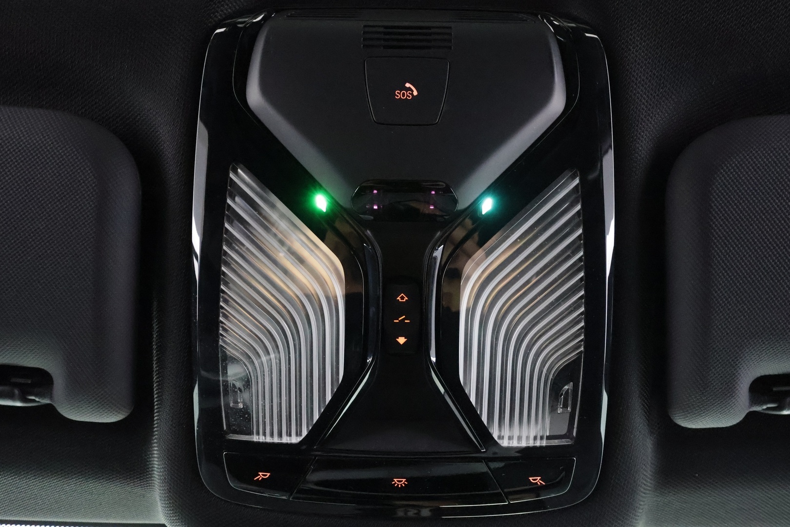 BMW X3 2020 G01 xDrive 30e A Charged Edition M Sport * ACC / HUD / H&K / Panorama / Comfort Access / Adapt.LED / Koukku / Navi / 360° * - Akku kuntotarkastettu SoH 94,9% / Ilmastoidut nahat / Muistipenkki / Kahdet renkaat aluvanteilla / Merkkihuollettu / Hyvät varusteet! - Osta nyt, maksa vasta ensi vuonna