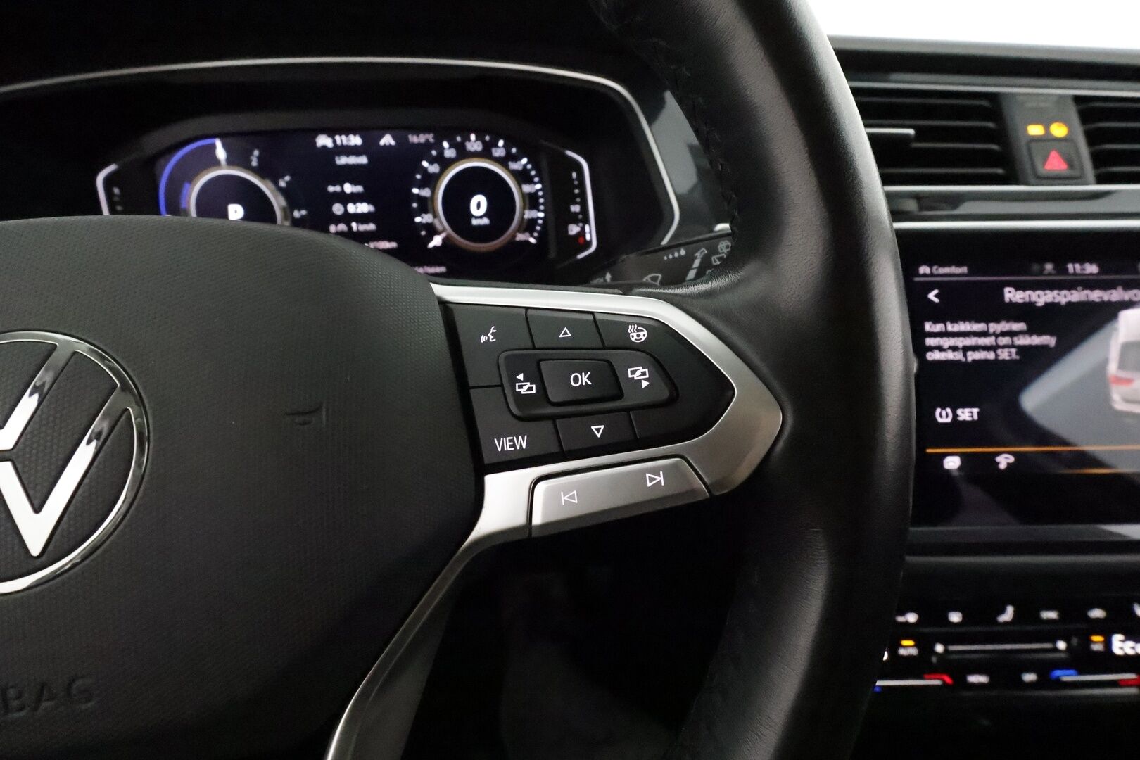 Volkswagen Tiguan 2021 Style eHybrid 180 kW DSG **Koukku / Adapt.Vakkari / Matrix-LED / P.kamera / Kaistavahti / Hierovat Sporttipenkit** - 1-om Suomi-auto / 2x Latauskaapelit / Kahdet Renkaat / Merkkihuollettu!