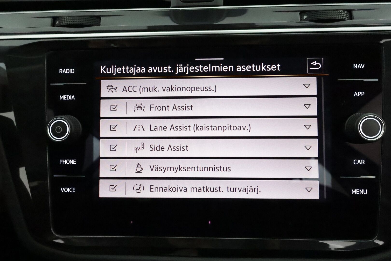Volkswagen Tiguan 2021 Style eHybrid 180 kW DSG **Koukku / Adapt.Vakkari / Matrix-LED / P.kamera / Kaistavahti / Hierovat Sporttipenkit** - 1-om Suomi-auto / 2x Latauskaapelit / Kahdet Renkaat / Merkkihuollettu!