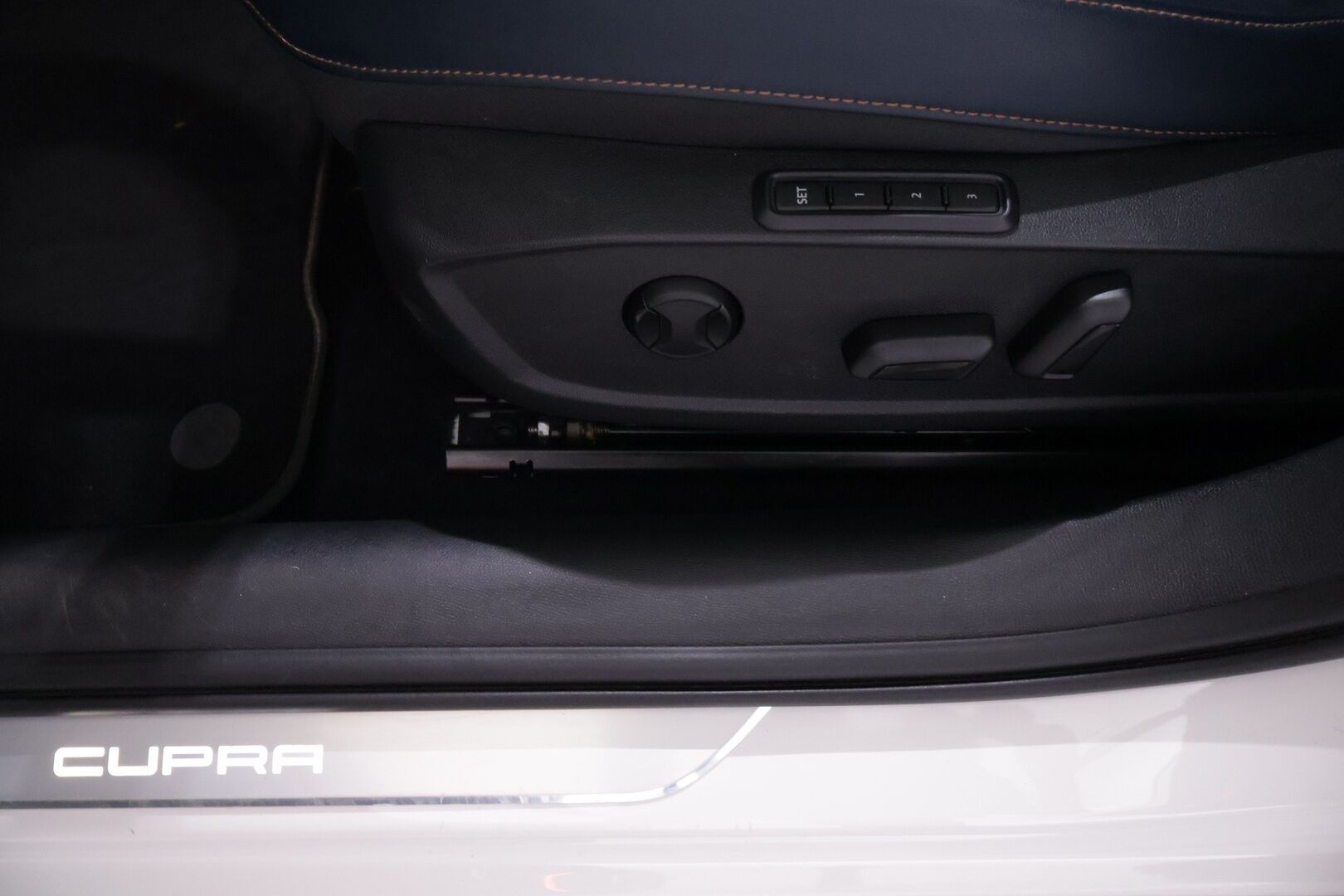 Cupra Formentor 2022 VZ 1.4 PHEV 180 kW e-HYBRID DSG - Suomi-auto | Adapt.vakkari | DCC-alusta | Merkkihuollettu | Bucket seats | Panorama | Vetokoukku | P.kamera | Muistipenkki 