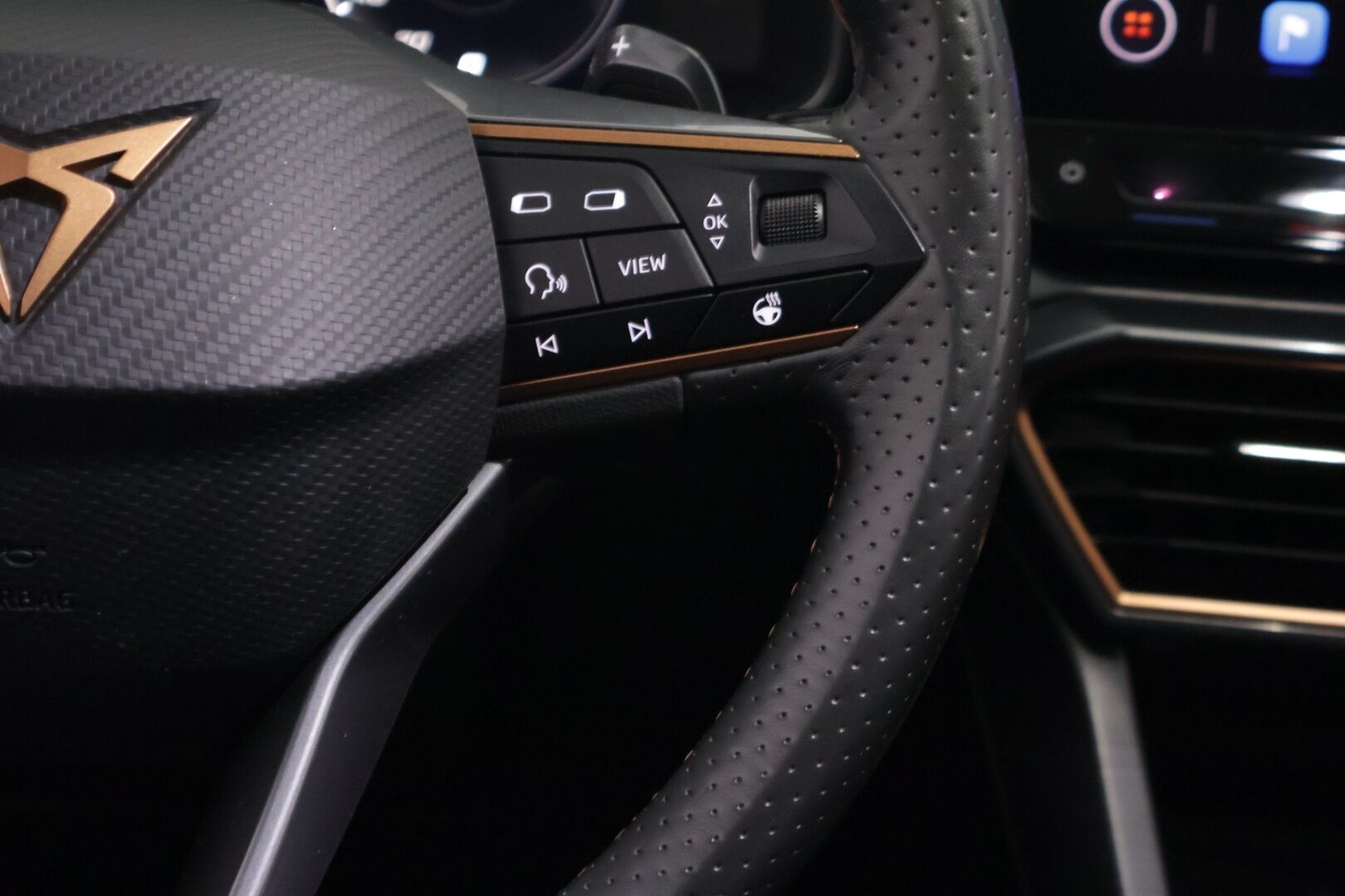 Cupra Formentor 2022 VZ 1.4 PHEV 180 kW e-HYBRID DSG - Suomi-auto | Adapt.vakkari | DCC-alusta | Merkkihuollettu | Bucket seats | Panorama | Vetokoukku | P.kamera | Muistipenkki 