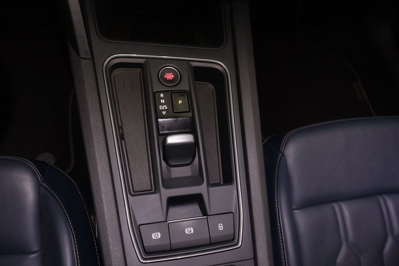 Cupra Formentor 2022 VZ 1.4 PHEV 180 kW e-HYBRID DSG - Suomi-auto | Adapt.vakkari | DCC-alusta | Merkkihuollettu | Bucket seats | Panorama | Vetokoukku | P.kamera | Muistipenkki 