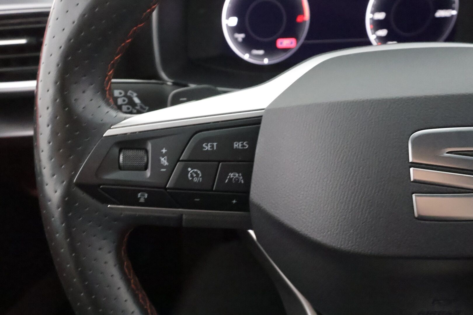 Seat Leon Sportstourer 2022 1,4 PHEV 204 eHybrid Xcellence DSG - | ACC | P.kamera | Ambient | Digimittaristo | Puolinahat | Lane assist | Side assist | LED | Sähk. takaluukku | Navi | Apple & Android | 