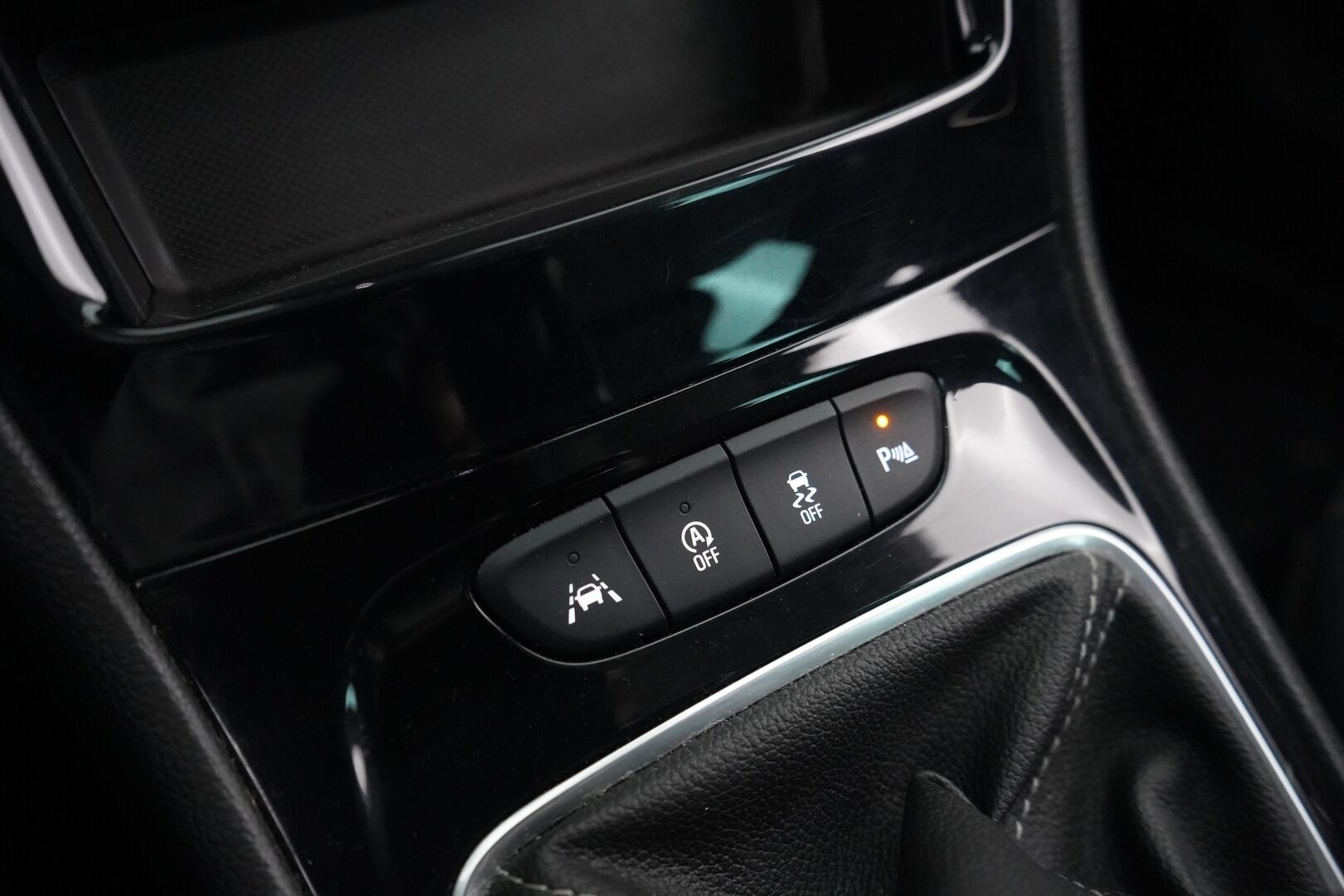 Opel Astra 2021 Ultimate Innovation 130 Turbo *Webasto / Vakkari / P-kamera / Kaistavahti / Navi / LED-valot / Apple&Android  / Ratinlämmitin * - 2-om. Suomi-auto / Kahdet renkaat alumiinivanteilla