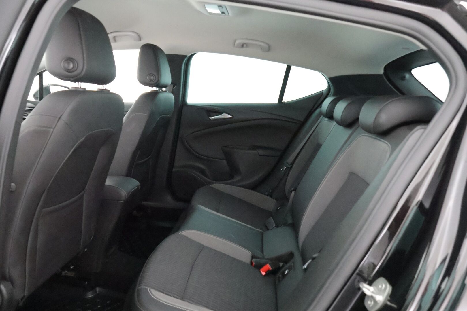 Opel Astra 2021 Ultimate Innovation 130 Turbo *Webasto / Vakkari / P-kamera / Kaistavahti / Navi / LED-valot / Apple&Android  / Ratinlämmitin * - 2-om. Suomi-auto / Kahdet renkaat alumiinivanteilla - HULLUT AVAJAISHULINAT KORKOTARJOUS 3,29 %