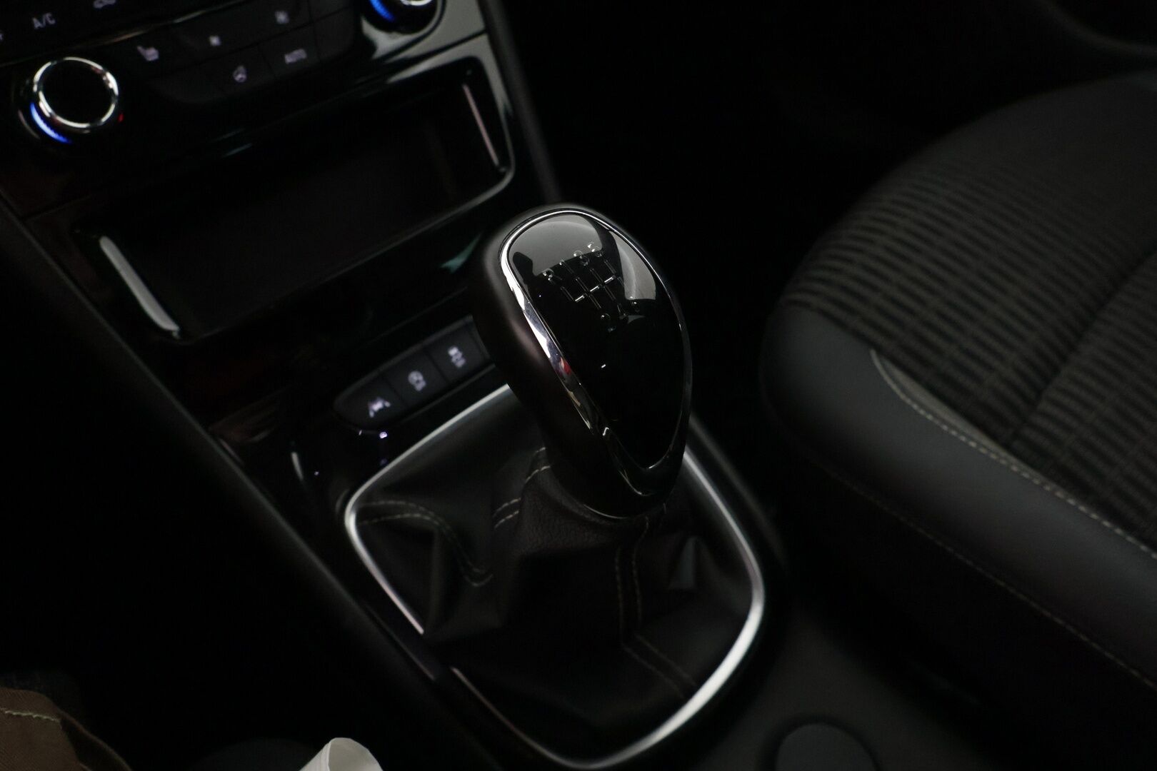 Opel Astra 2021 Ultimate Innovation 130 Turbo *Webasto / Vakkari / P-kamera / Kaistavahti / Navi / LED-valot / Apple&Android  / Ratinlämmitin * - 2-om. Suomi-auto / Kahdet renkaat alumiinivanteilla - HULLUT AVAJAISHULINAT KORKOTARJOUS 3,29 %