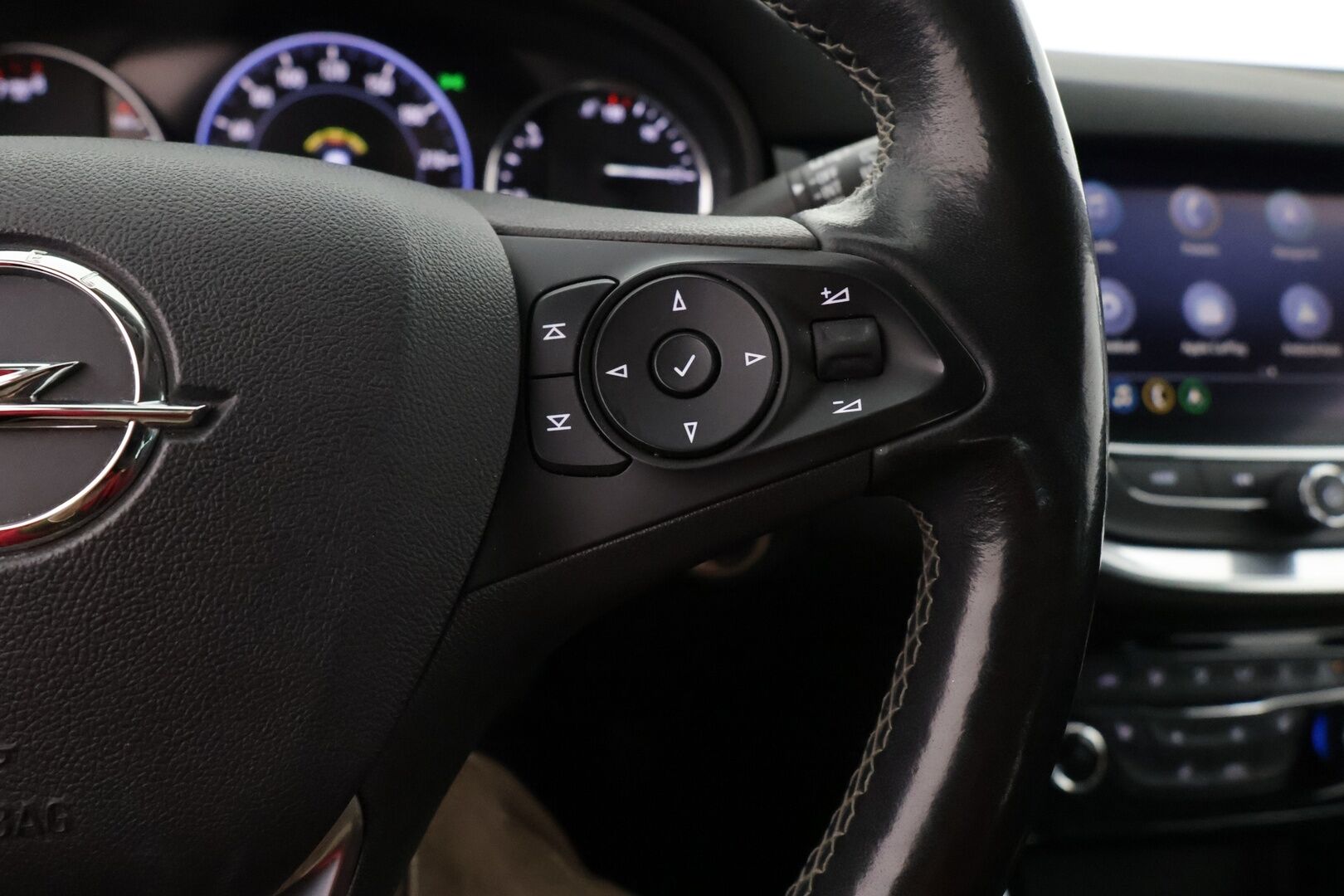 Opel Astra 2021 Ultimate Innovation 130 Turbo *Webasto / Vakkari / P-kamera / Kaistavahti / Navi / LED-valot / Apple&Android  / Ratinlämmitin * - 2-om. Suomi-auto / Kahdet renkaat alumiinivanteilla - HULLUT AVAJAISHULINAT KORKOTARJOUS 3,29 %