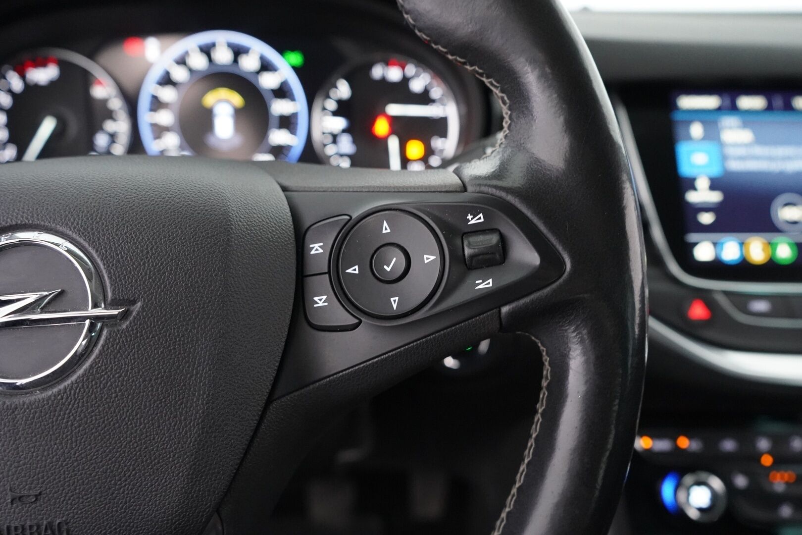 Opel Astra 2021 Ultimate Innovation 130 Turbo *Webasto / Vakkari / P-kamera / Kaistavahti / Navi / LED-valot / Apple&Android  / Ratinlämmitin * - 2-om. Suomi-auto / Kahdet renkaat alumiinivanteilla