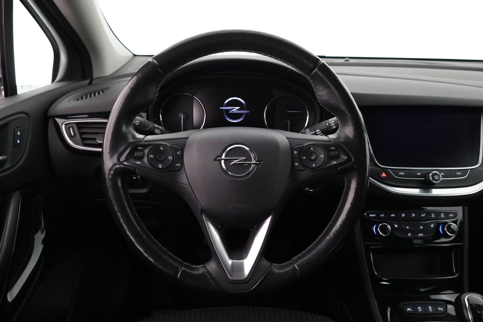 Opel Astra 2021 Ultimate Innovation 130 Turbo *Webasto / Vakkari / P-kamera / Kaistavahti / Navi / LED-valot / Apple&Android  / Ratinlämmitin * - 2-om. Suomi-auto / Kahdet renkaat alumiinivanteilla - HULLUT AVAJAISHULINAT KORKOTARJOUS 3,29 %