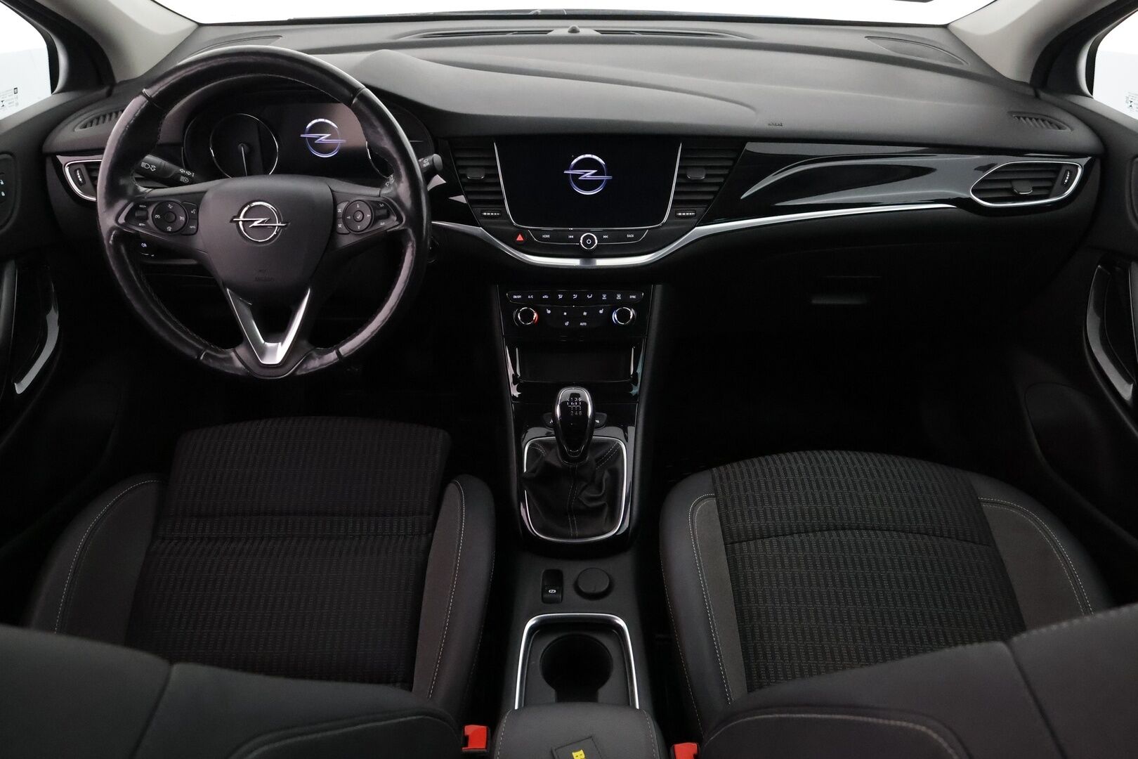 Opel Astra 2021 Ultimate Innovation 130 Turbo *Webasto / Vakkari / P-kamera / Kaistavahti / Navi / LED-valot / Apple&Android  / Ratinlämmitin * - 2-om. Suomi-auto / Kahdet renkaat alumiinivanteilla - HULLUT AVAJAISHULINAT KORKOTARJOUS 3,29 %