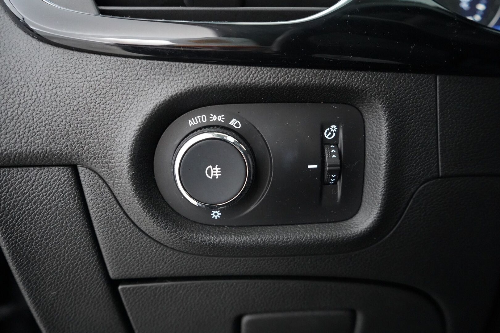 Opel Astra 2021 Ultimate Innovation 130 Turbo *Webasto / Vakkari / P-kamera / Kaistavahti / Navi / LED-valot / Apple&Android  / Ratinlämmitin * - 2-om. Suomi-auto / Kahdet renkaat alumiinivanteilla