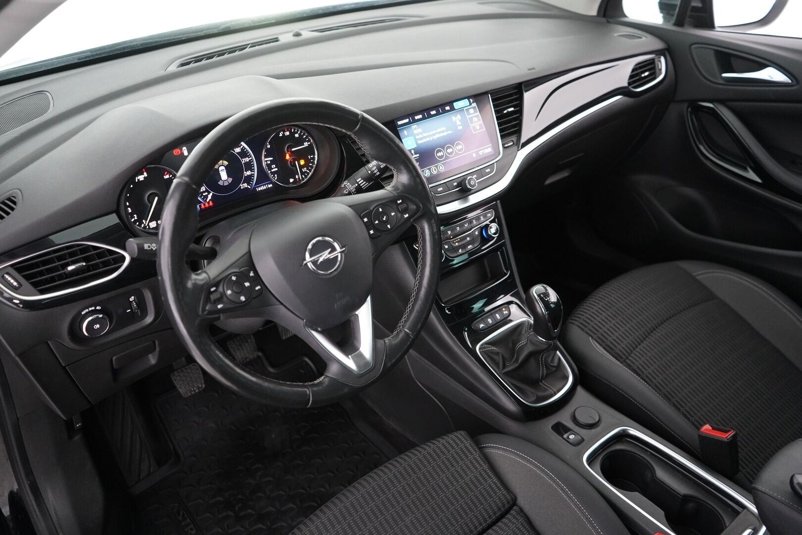 Opel Astra 2021 Ultimate Innovation 130 Turbo *Webasto / Vakkari / P-kamera / Kaistavahti / Navi / LED-valot / Apple&Android  / Ratinlämmitin * - 2-om. Suomi-auto / Kahdet renkaat alumiinivanteilla