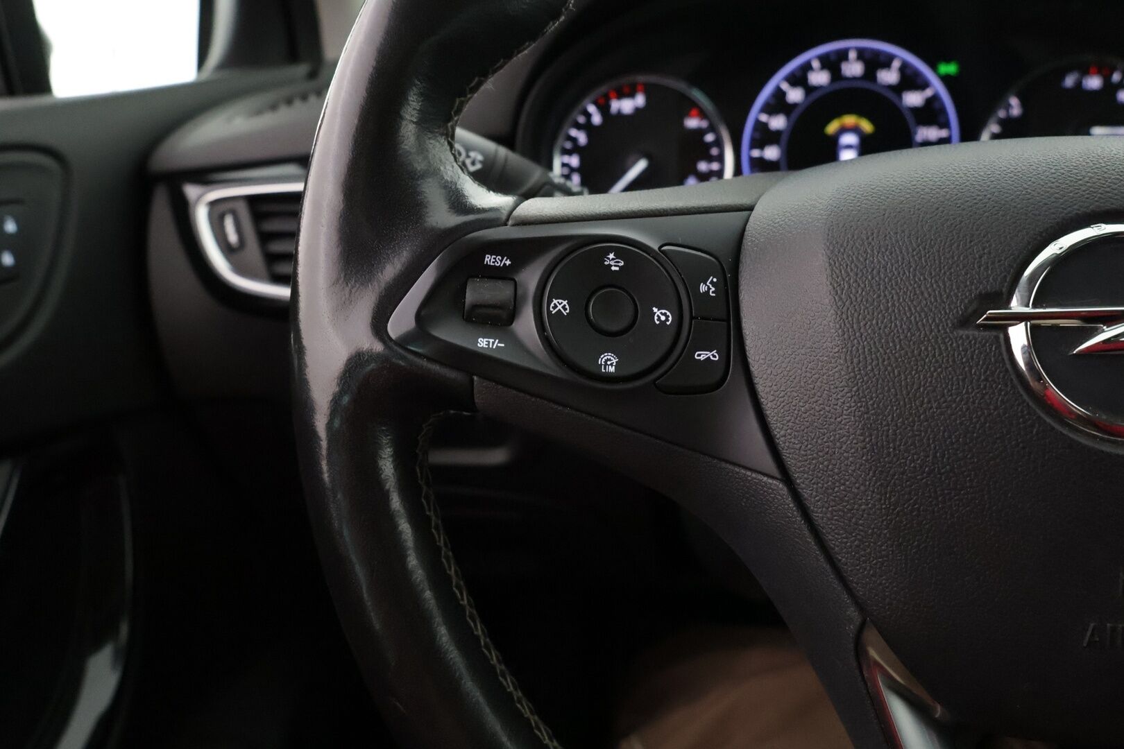 Opel Astra 2021 Ultimate Innovation 130 Turbo *Webasto / Vakkari / P-kamera / Kaistavahti / Navi / LED-valot / Apple&Android  / Ratinlämmitin * - 2-om. Suomi-auto / Kahdet renkaat alumiinivanteilla - HULLUT AVAJAISHULINAT KORKOTARJOUS 3,29 %