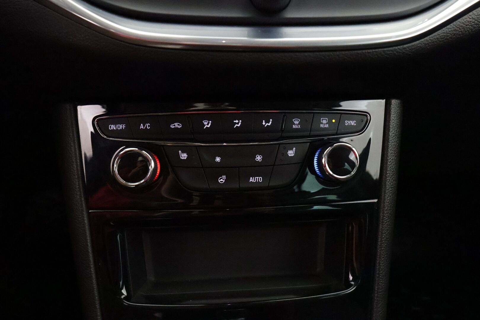 Opel Astra 2021 Ultimate Innovation 130 Turbo *Webasto / Vakkari / P-kamera / Kaistavahti / Navi / LED-valot / Apple&Android  / Ratinlämmitin * - 2-om. Suomi-auto / Kahdet renkaat alumiinivanteilla - HULLUT AVAJAISHULINAT KORKOTARJOUS 3,29 %