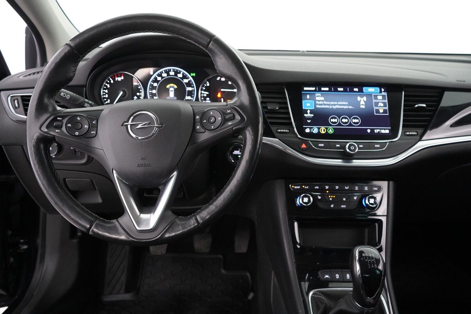 Opel Astra 2021 Ultimate Innovation 130 Turbo *Webasto / Vakkari / P-kamera / Kaistavahti / Navi / LED-valot / Apple&Android  / Ratinlämmitin * - 2-om. Suomi-auto / Kahdet renkaat alumiinivanteilla