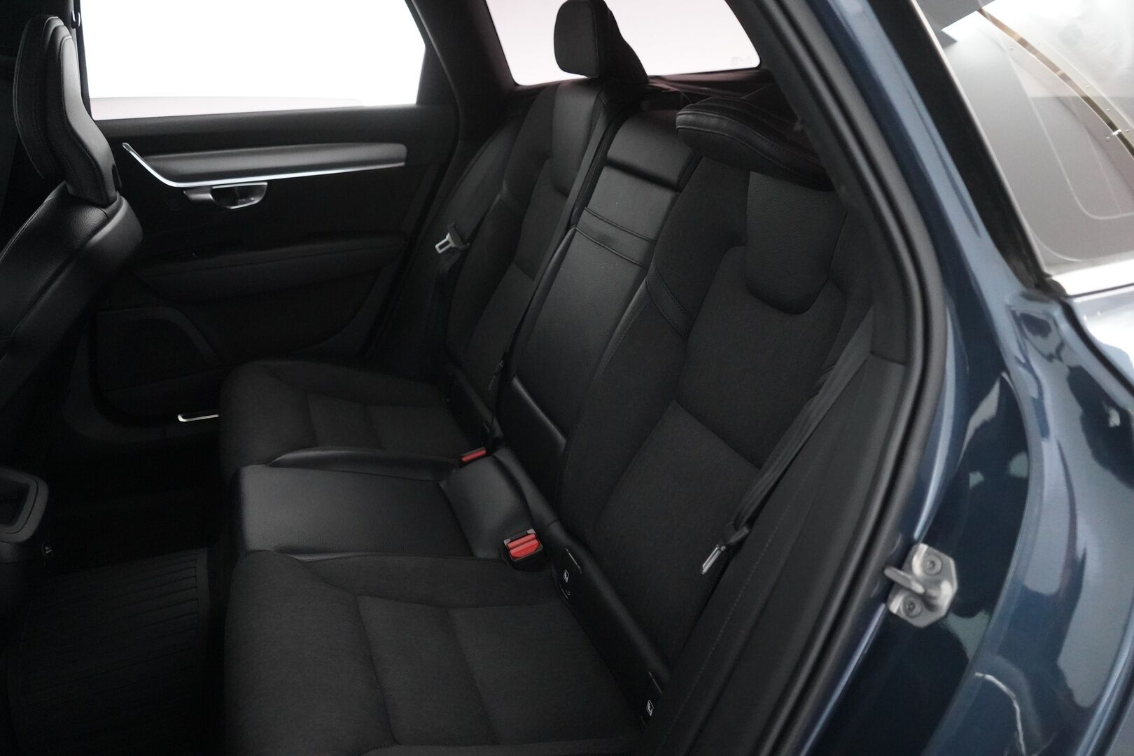 Volvo V90 2019 D4 AWD Inscription aut - ACC | Puolinahat | Koukku | Kahdet vanteet | Jakopää 2025 | Juuri huollettu - KORKO VAIN 3,99 %