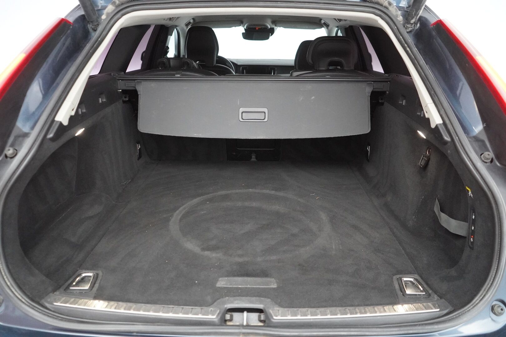 Volvo V90 2019 D4 AWD Inscription aut - ACC | Puolinahat | Koukku | Kahdet vanteet | Jakopää 2025 | Juuri huollettu - KORKO VAIN 3,99 %