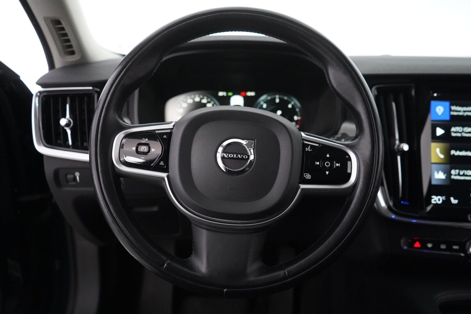 Volvo V90 2019 D4 AWD Inscription aut - ACC | Puolinahat | Koukku | Kahdet vanteet | Jakopää 2025 | Juuri huollettu - KORKO VAIN 3,99 %
