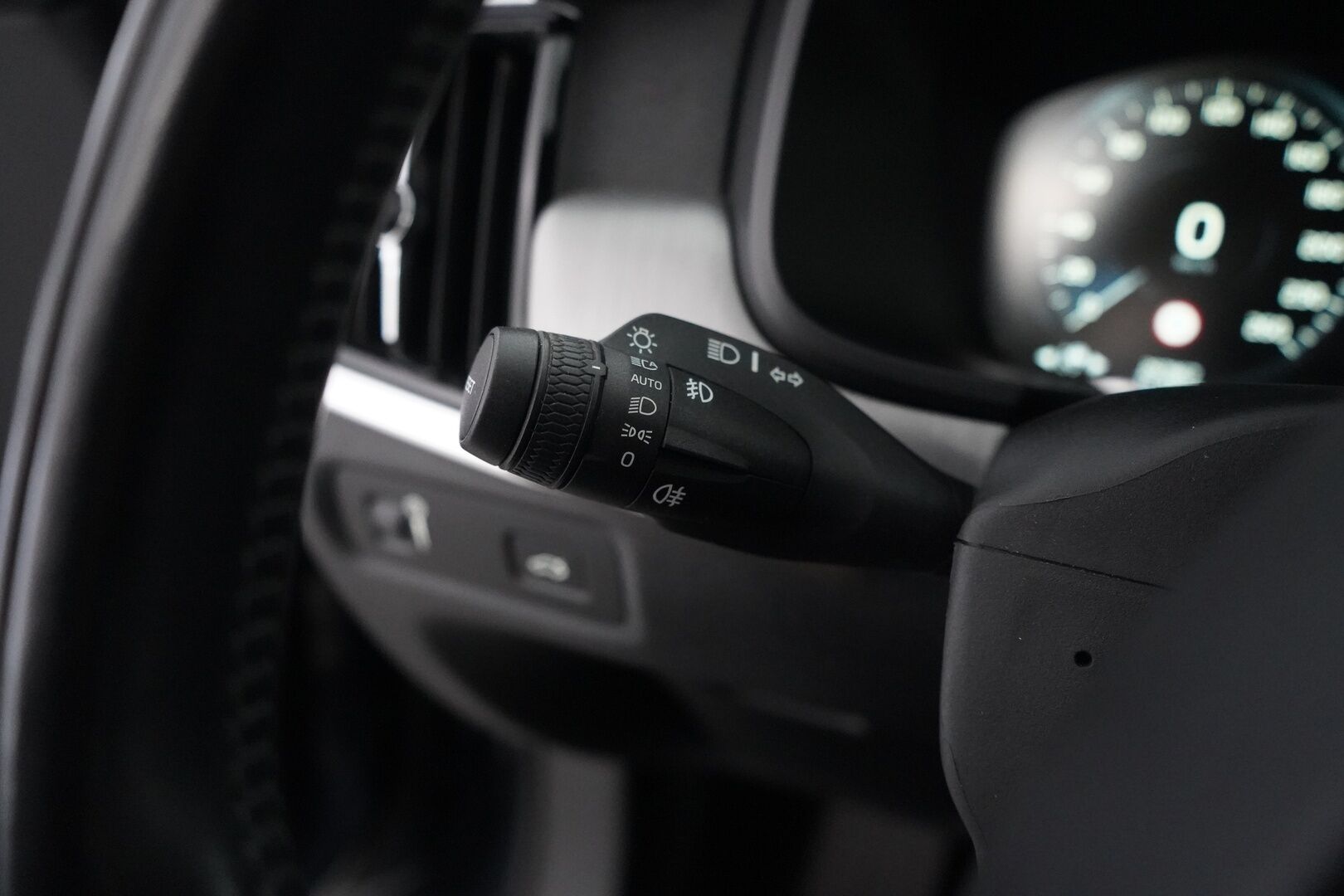 Volvo V90 2019 D4 AWD Inscription aut - ACC | Puolinahat | Koukku | Kahdet vanteet | Jakopää 2025 | Juuri huollettu - KORKO VAIN 3,99 %