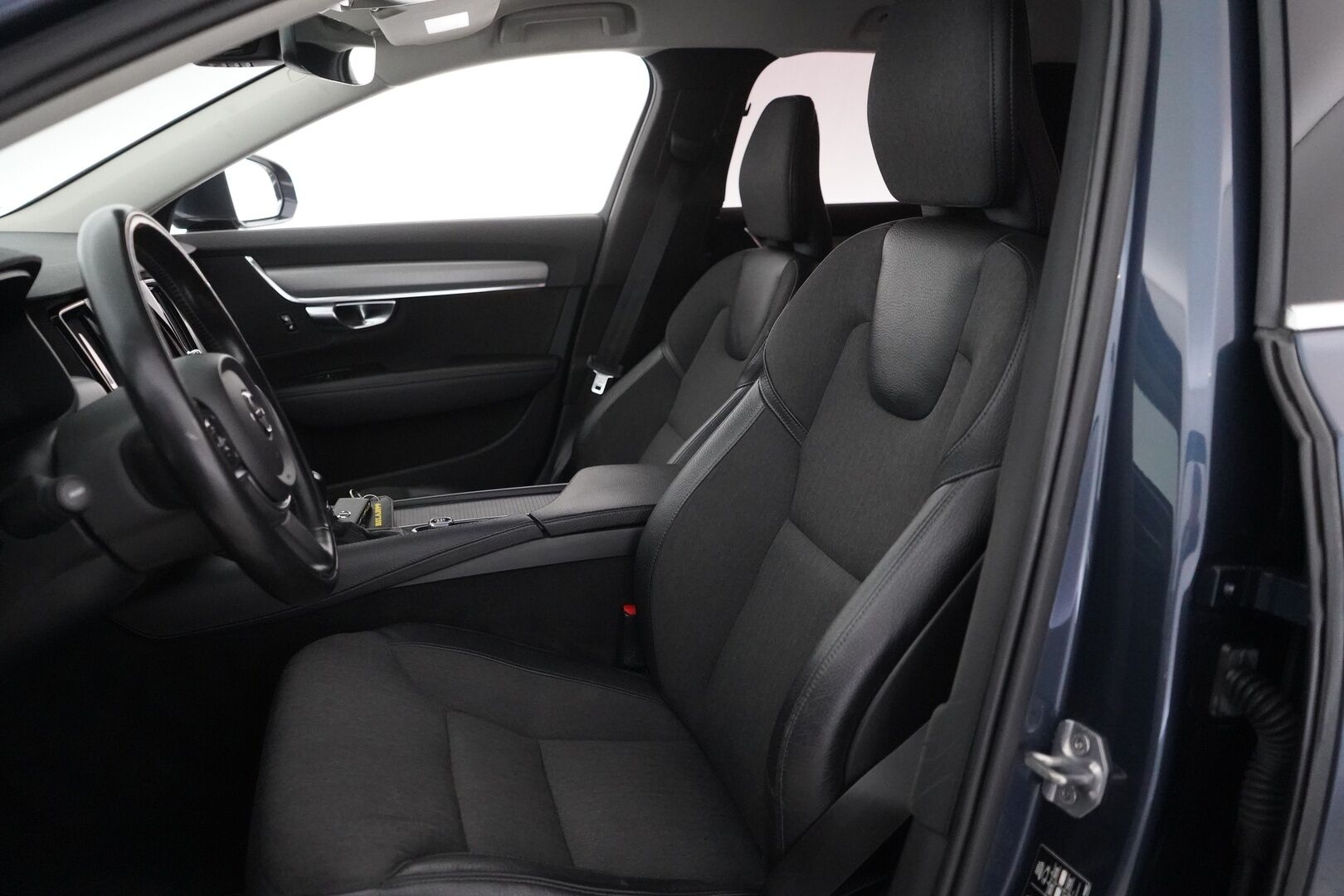 Volvo V90 2019 D4 AWD Inscription aut - ACC | Puolinahat | Koukku | Kahdet vanteet | Jakopää 2025 | Juuri huollettu - KORKO VAIN 3,99 %