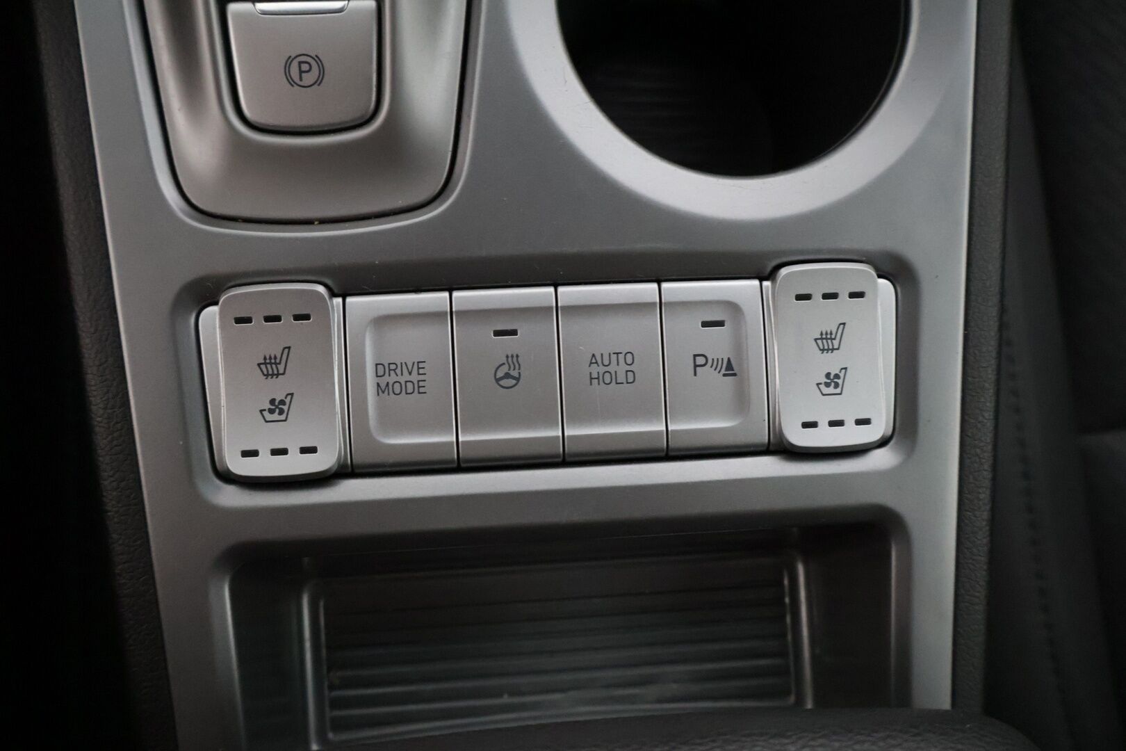 Hyundai KONA 2019 Hyundai Kona Style Hud / Krell Audio / Blis / Nahkasisusta / Ilmastoidut Penkit / Ratinlämmitin / Kattoluukku - TULOSSA MYYNTIIN! 