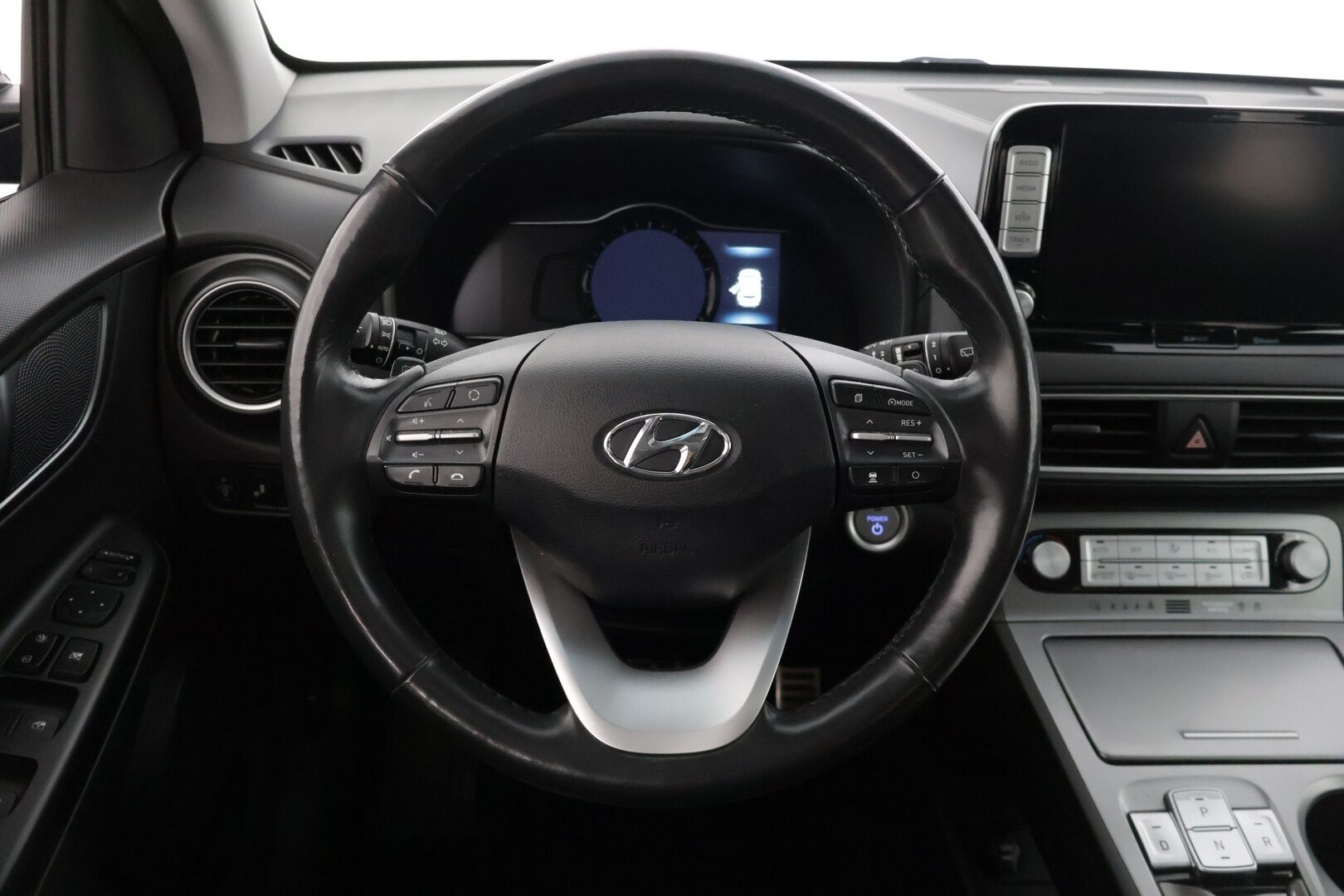 Hyundai KONA 2019 Hyundai Kona Style Hud / Krell Audio / Blis / Nahkasisusta / Ilmastoidut Penkit / Ratinlämmitin / Kattoluukku - TULOSSA MYYNTIIN! 