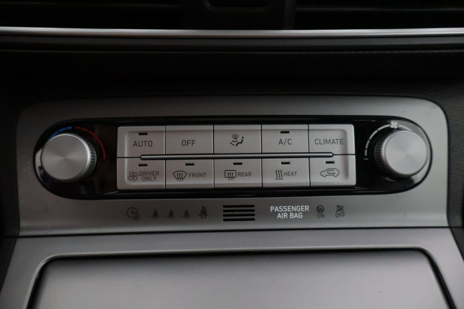 Hyundai KONA 2019 Hyundai Kona Style Hud / Krell Audio / Blis / Nahkasisusta / Ilmastoidut Penkit / Ratinlämmitin / Kattoluukku - TULOSSA MYYNTIIN! 