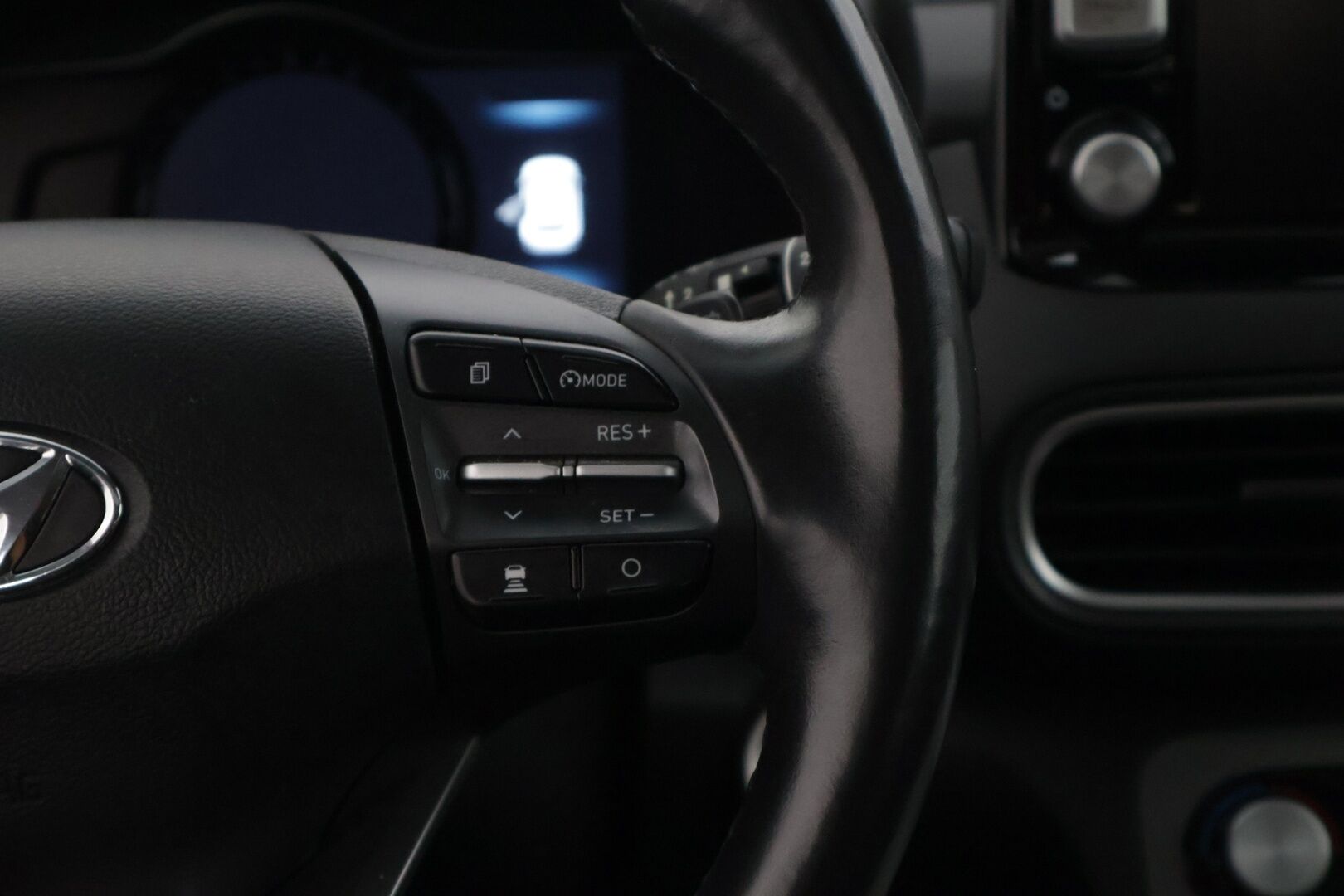 Hyundai KONA 2019 Hyundai Kona Style Hud / Krell Audio / Blis / Nahkasisusta / Ilmastoidut Penkit / Ratinlämmitin / Kattoluukku - TULOSSA MYYNTIIN! 