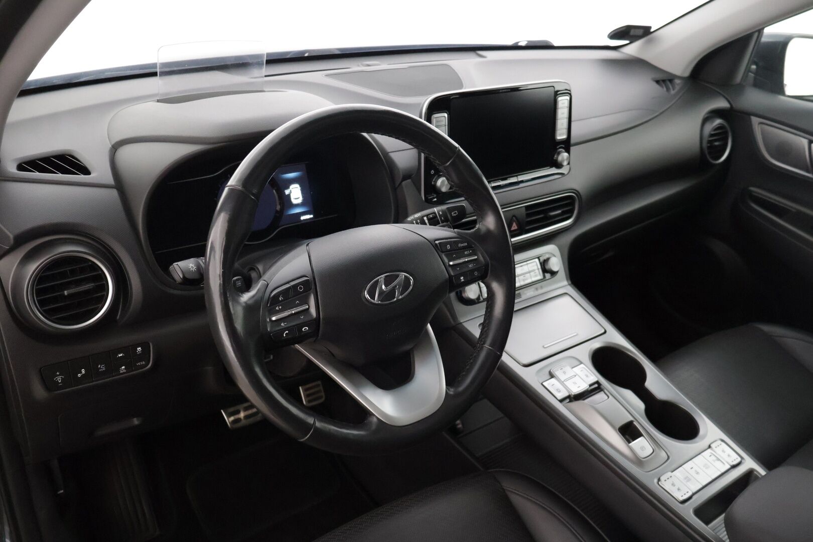 Hyundai KONA 2019 Hyundai Kona Style Hud / Krell Audio / Blis / Nahkasisusta / Ilmastoidut Penkit / Ratinlämmitin / Kattoluukku - TULOSSA MYYNTIIN! 