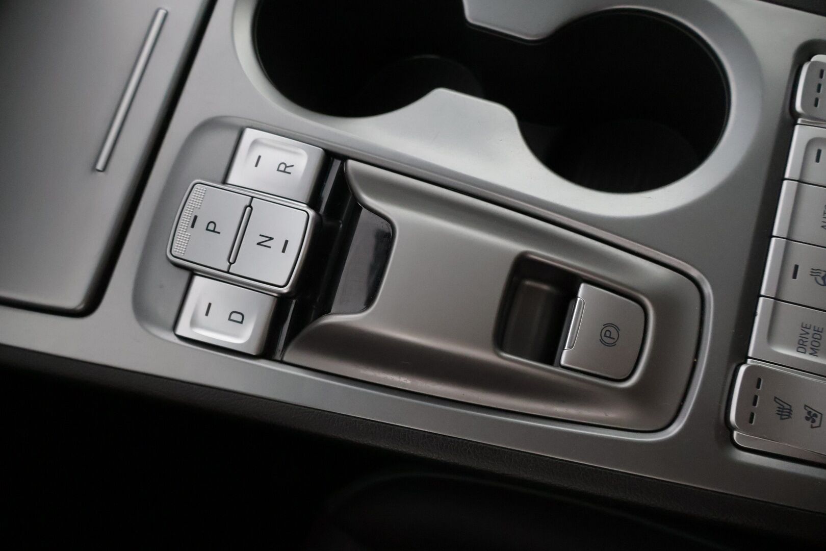 Hyundai KONA 2019 Hyundai Kona Style Hud / Krell Audio / Blis / Nahkasisusta / Ilmastoidut Penkit / Ratinlämmitin / Kattoluukku - TULOSSA MYYNTIIN! 