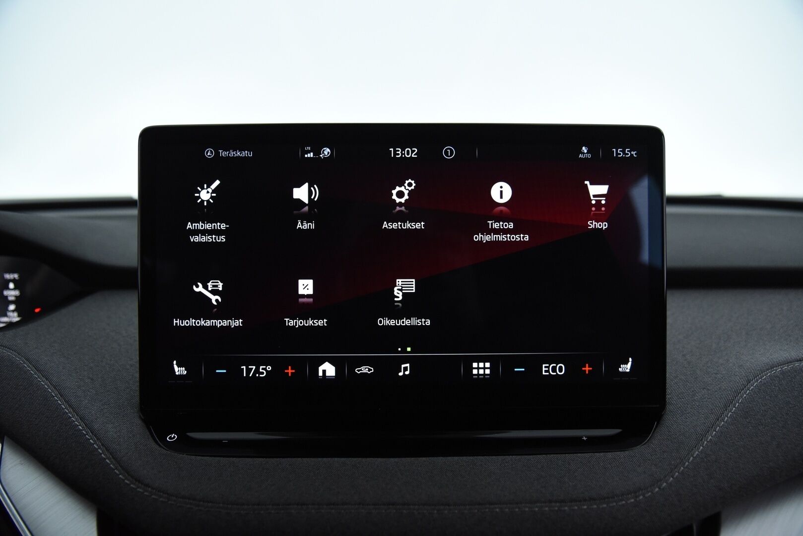 Skoda Enyaq 2022 60 iV - Lämpöpumppu / Suomi-auto / P-kamera / LED / Ambiente valaistus / Apple & Android