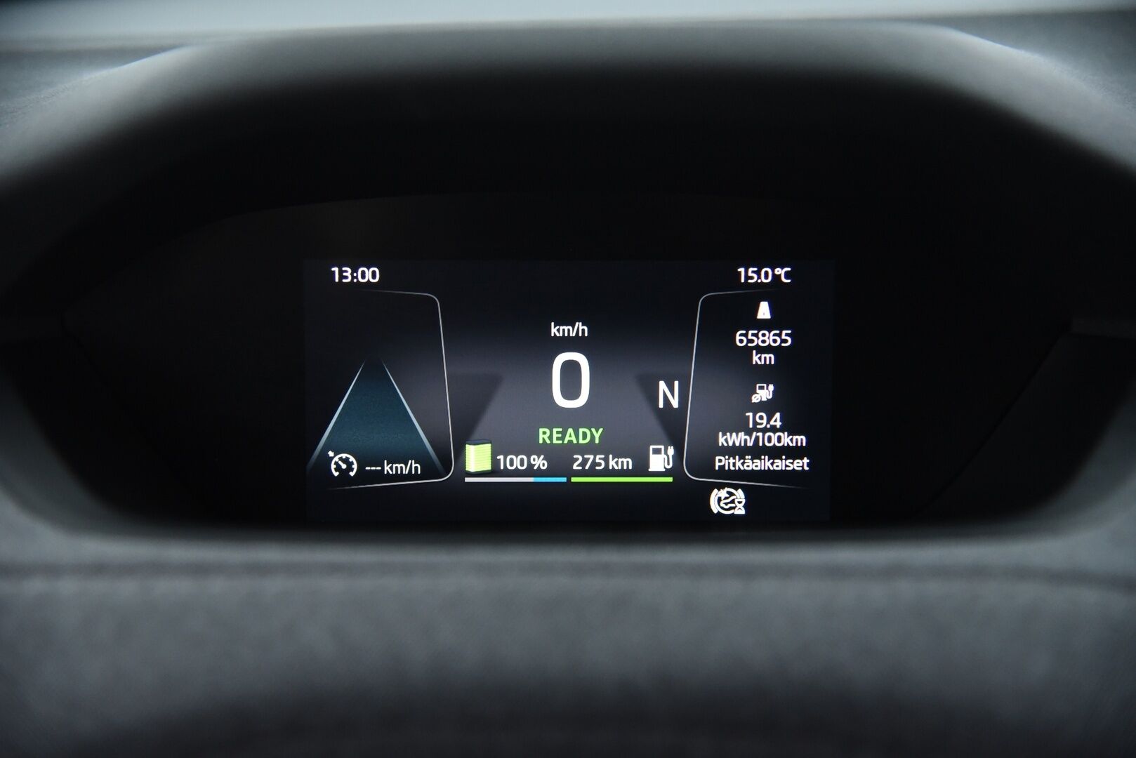 Skoda Enyaq 2022 60 iV - Lämpöpumppu / Suomi-auto / P-kamera / LED / Ambiente valaistus / Apple & Android