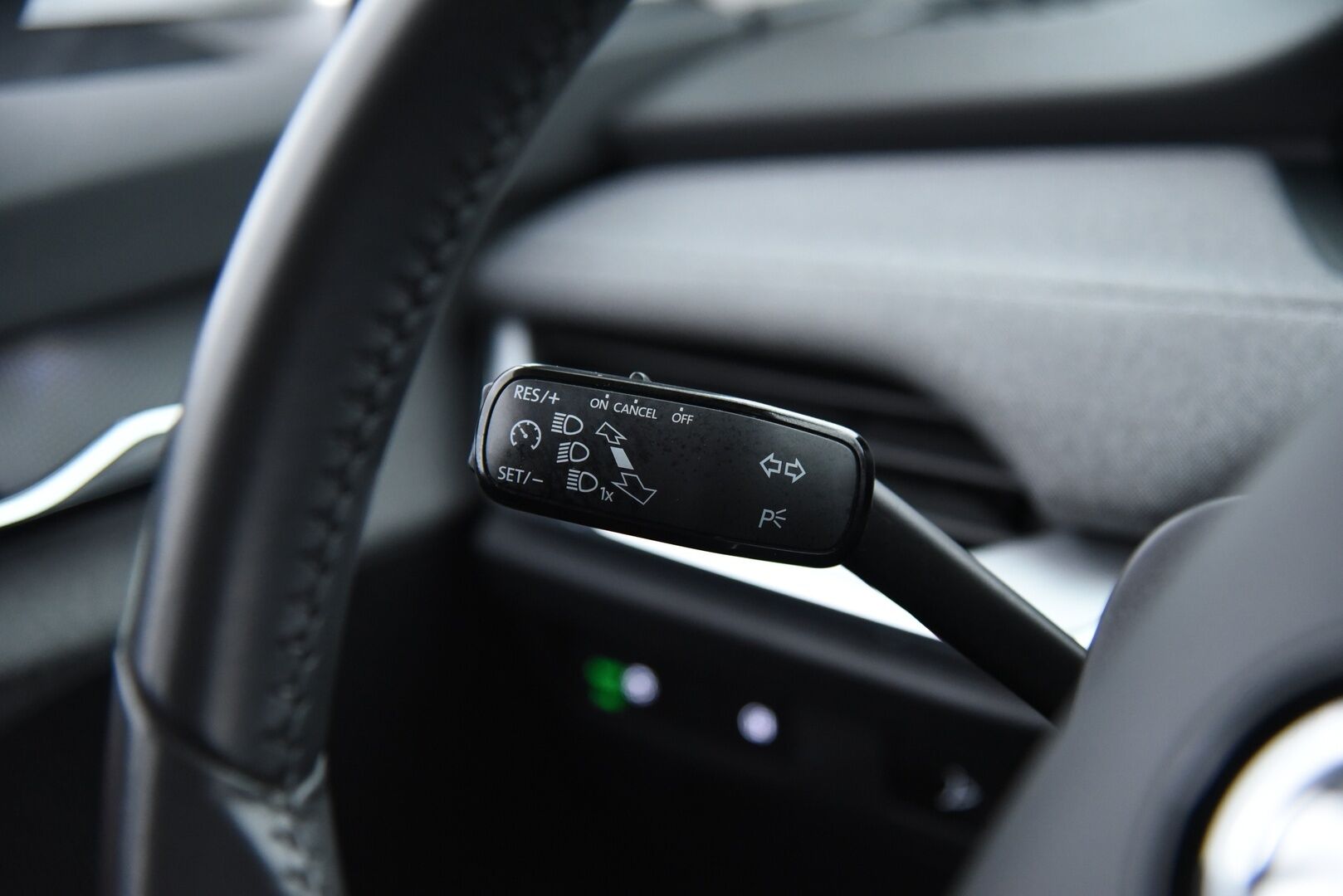 Skoda Enyaq 2022 60 iV - Lämpöpumppu / Suomi-auto / P-kamera / LED / Ambiente valaistus / Apple & Android