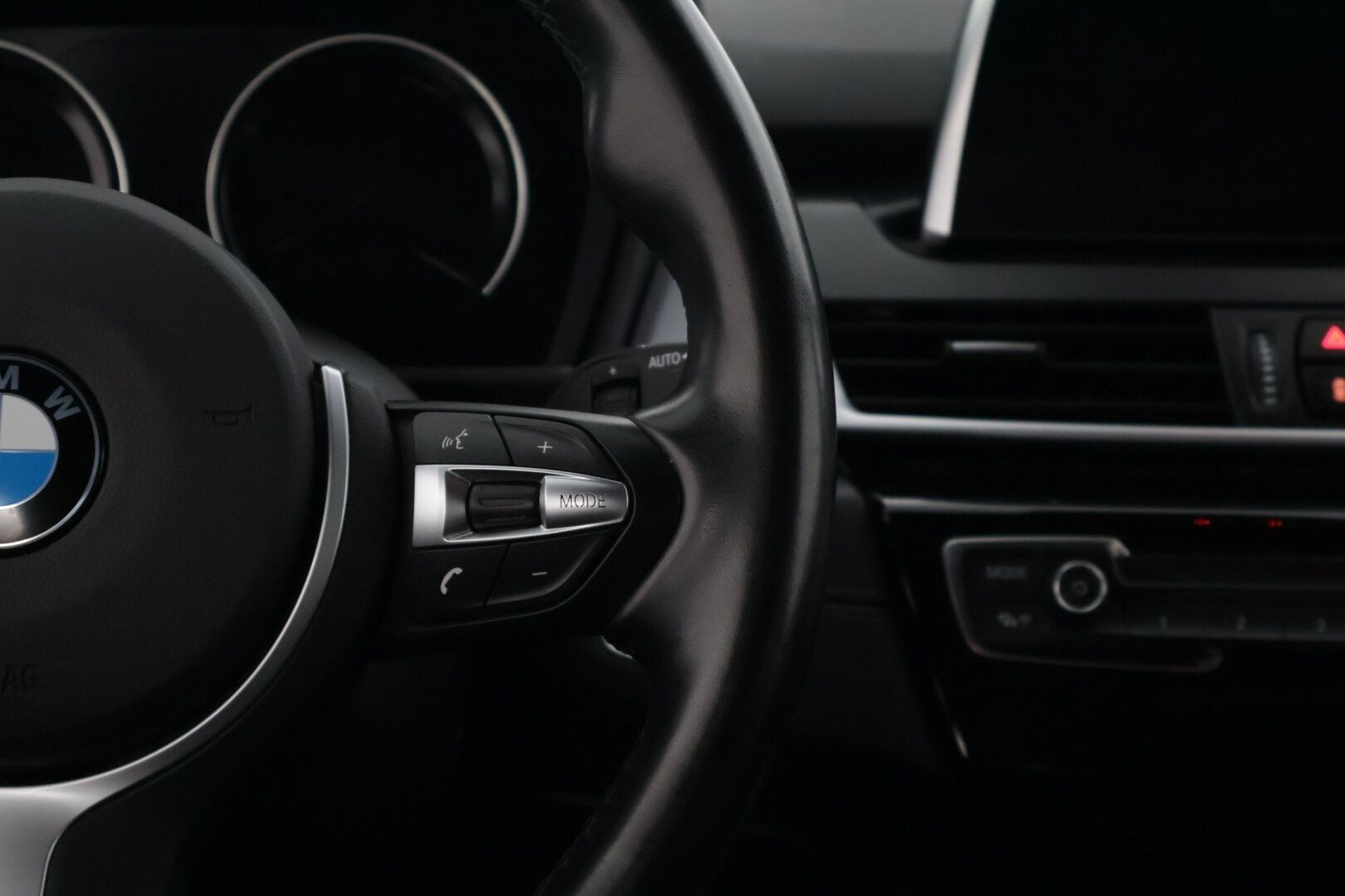 BMW 218 2021 218i Gran Tourer Farmari * P-Kamera / M-sport / 7-paikkainen / Sisätilan lämmitin / Vakkari / Vetokoukku / Applecarplay * - Siisti / 7-Paikkainen / 2xrenkaat / Hyvin huollettu 