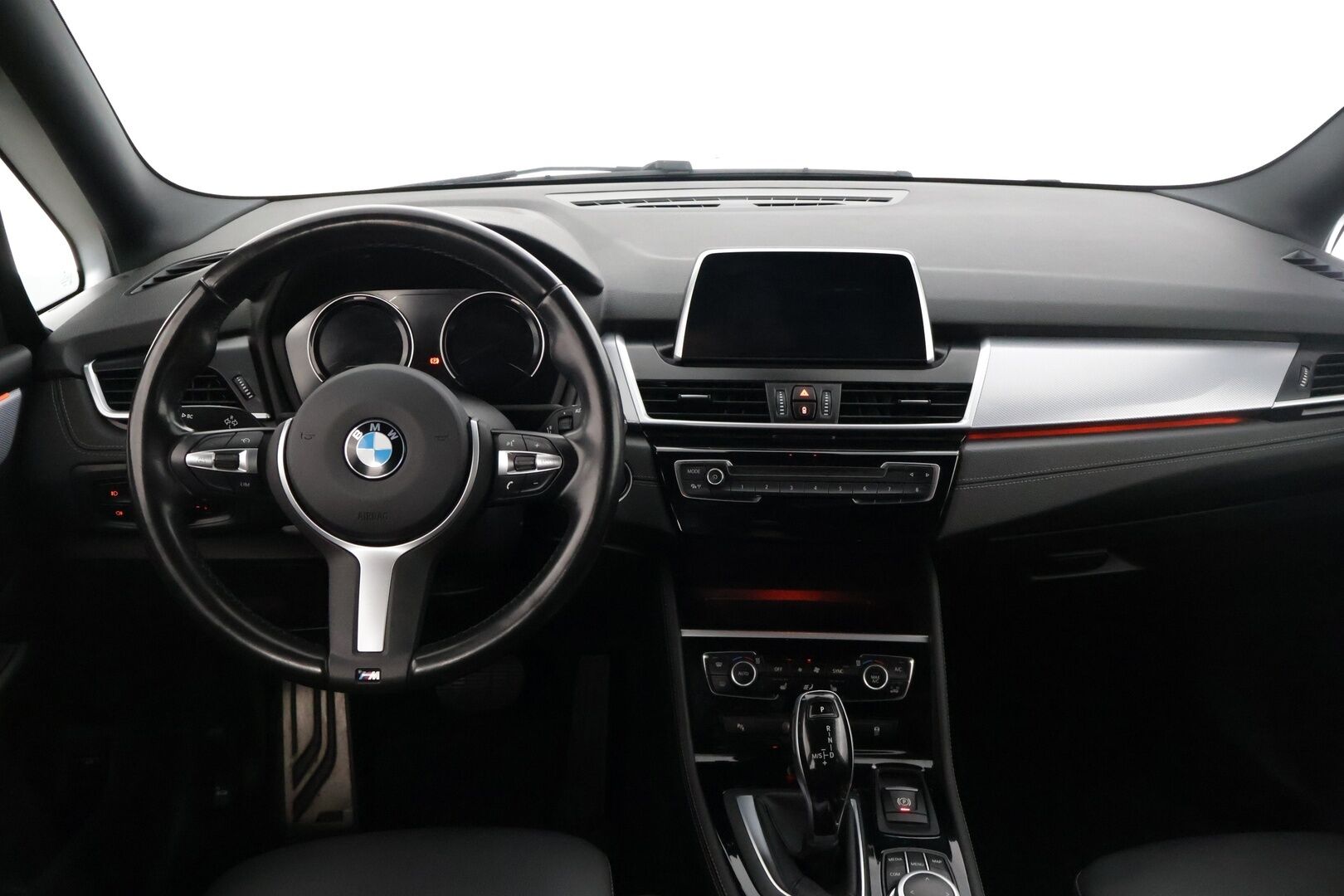 BMW 218 2021 218i Gran Tourer Farmari * P-Kamera / M-sport / 7-paikkainen / Sisätilan lämmitin / Vakkari / Vetokoukku / Applecarplay * - Siisti / 7-Paikkainen / 2xrenkaat / Hyvin huollettu 