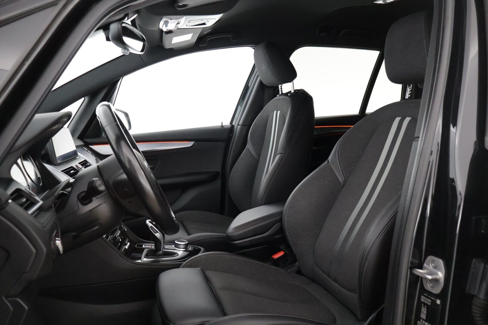 BMW 218 2021 218i Gran Tourer Farmari * P-Kamera / M-sport / 7-paikkainen / Sisätilan lämmitin / Vakkari / Vetokoukku / Applecarplay * - Siisti / 7-Paikkainen / 2xrenkaat / Hyvin huollettu 