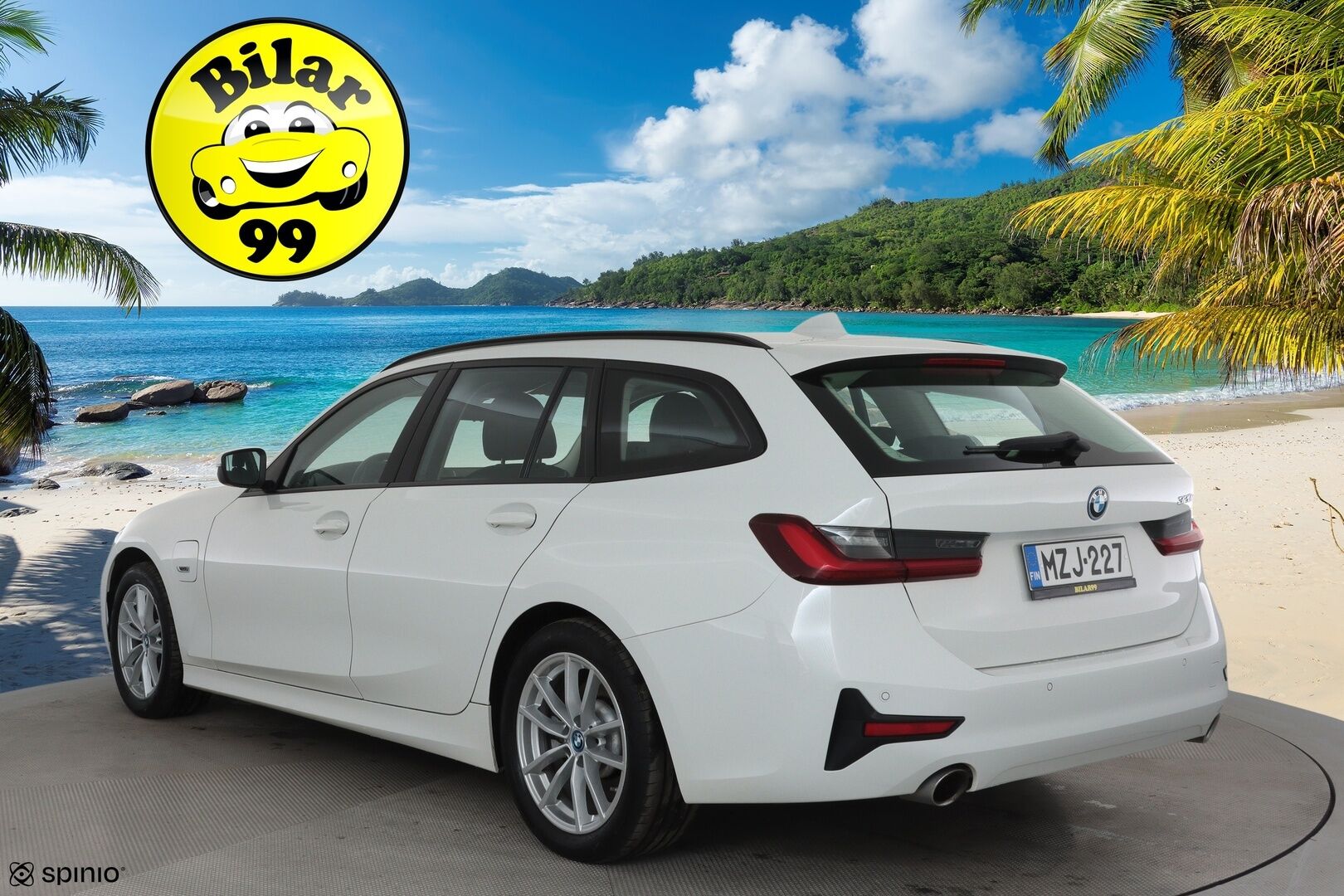 BMW 320 2022 G21 Touring 320e A Charged Edition **Vakkari / P.tutkat / Digimittaristo / Navi / LED** - 1.Om Suomi-auto / Kahdet renkaat aluvanteilla / Merkkihuollettu