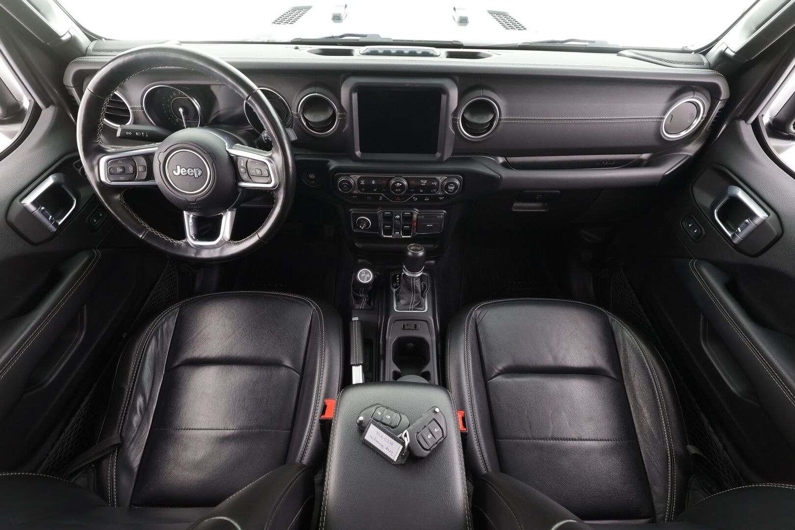 Jeep Wrangler 2021 Sahara 2.0 PHEV AT8 4x4 - | ACC | Koukku | Irroitettava katto | P.Kamera | Nahat | LED | Apple&Android | 1.Om Suomi-auto | Kahdet Renkaat |