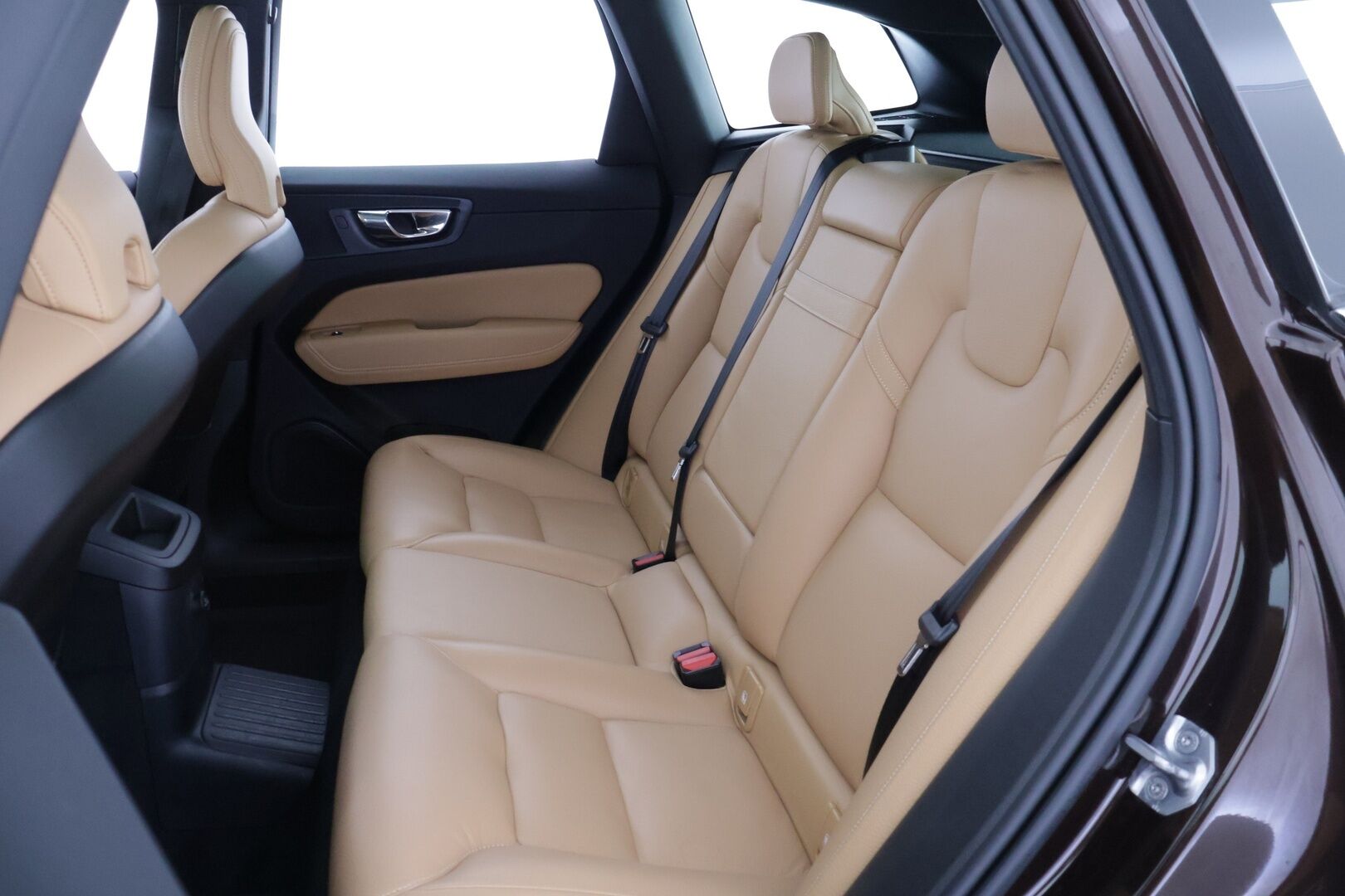 Volvo XC60 2019 T8 AWD Inscription aut */ Adapt.Vakkari / Pa-lisälämmitin / Muistipenkit / Panorama / HUD / Koukku / Navi /* - 3,99 % KORKOTARJOUS TÄHÄN AUTOON 31.8. ASTI! - Kattavasti varusteltu / Särmä yksilö / 2x renkaat