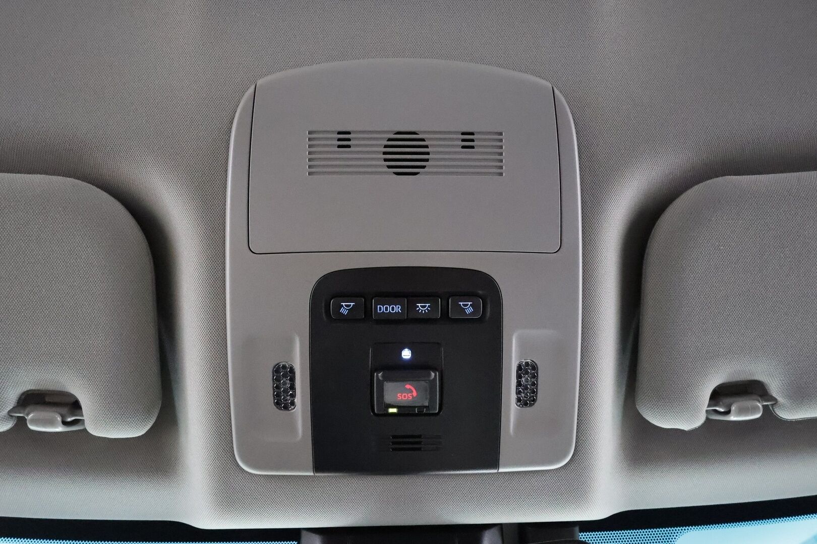 Toyota Camry 2022 2,5 Hybrid Style * ACC / Lohko / P.kamera / Sähköpenkit / Navi / LED / Nahat / Keyless / Ratinlämmitin / Facelift * - Suomi-auto / Kahdet renkaat aluvanteilla / Merkkihuollettu - HULLUT AVAJAISHULINAT KORKOTARJOUS 3,29 %