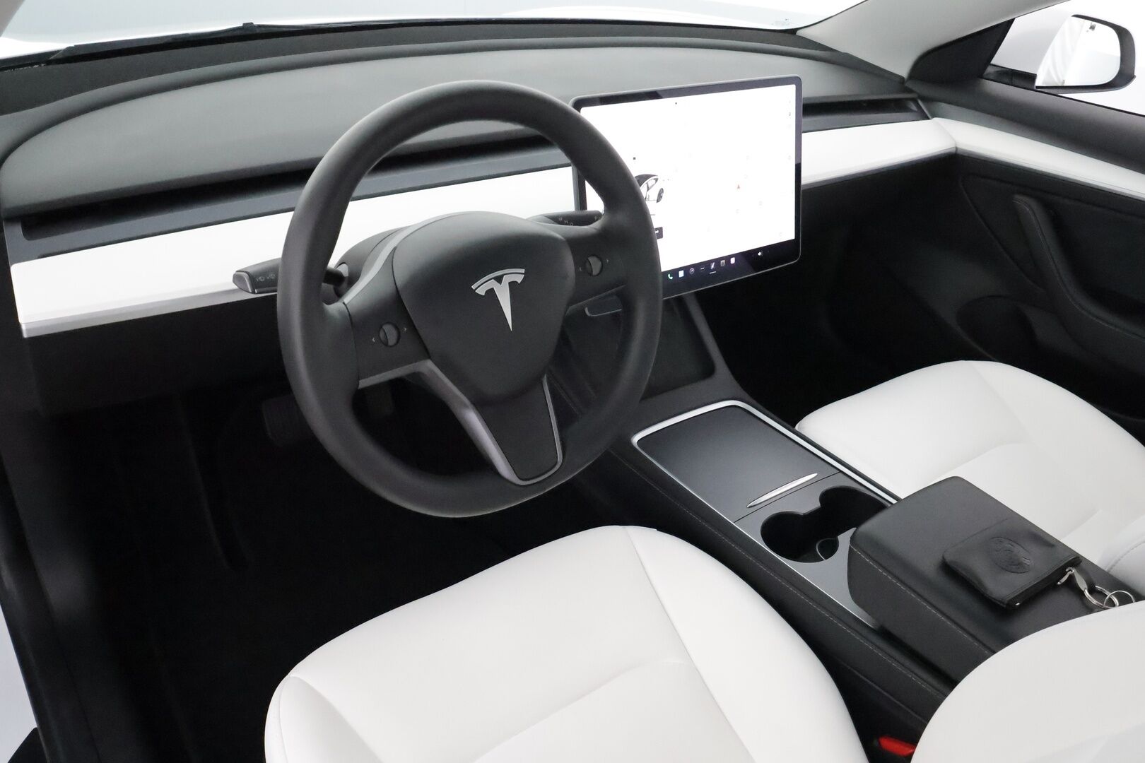 Tesla Model 3 2021 Standard Range Plus **Lasikatto / Lämpöpumppu / Adapt.Vakkari / Matrix-LED / P.kamera / Navi / Kaistavahti / Keyless** - 1-om Suomi-auto / 2x Latauskaapelit / Kahdet Renkaat