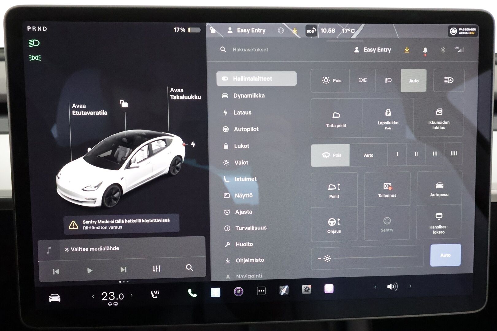 Tesla Model 3 2021 Standard Range Plus **Lasikatto / Lämpöpumppu / Adapt.Vakkari / Matrix-LED / P.kamera / Navi / Kaistavahti / Keyless** - 1-om Suomi-auto / 2x Latauskaapelit / Kahdet Renkaat