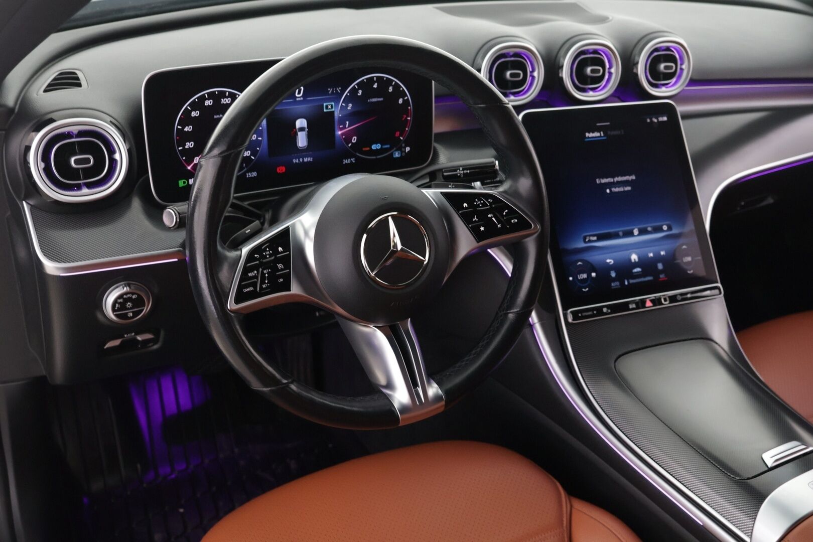 Mercedes-Benz C 2023 180 T A Business - Vakkari | Ruskeat nahat | Lohko ja sisälämppäri | Sähköpenkit 