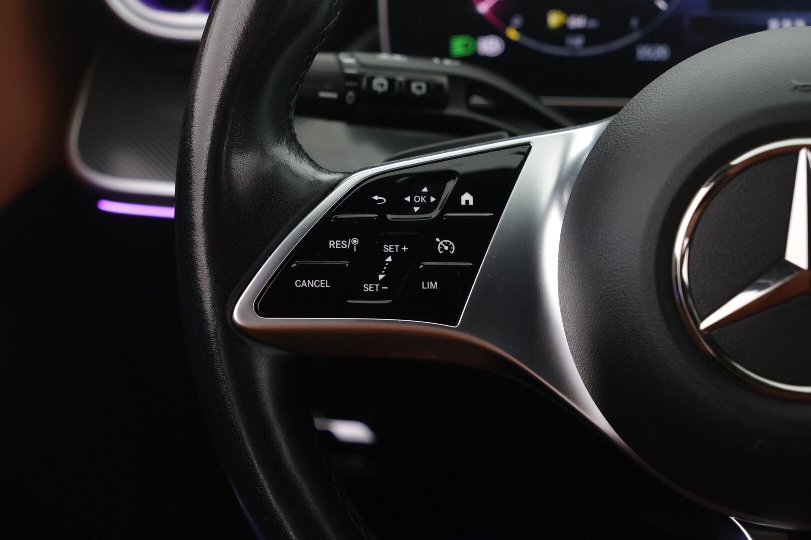 Mercedes-Benz C 2023 180 T A Business - Vakkari | Ruskeat nahat | Lohko ja sisälämppäri | Sähköpenkit 