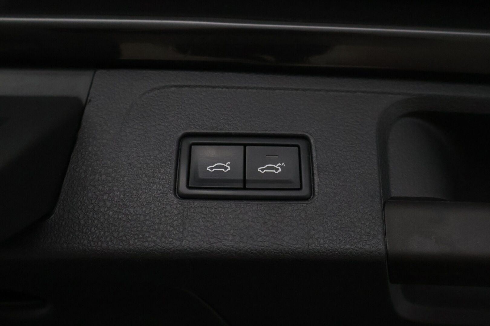 Volkswagen Passat 2018 Variant GTE Plug-In Hybrid 160kW DSG *ACC / Webasto / Digimittaristo / P-Kamera / Muistipenkki / Nahka-Alcantara* - Merkkihuollettu / 2 renkaat / Ambient / Hierova kuljettajan istuin*