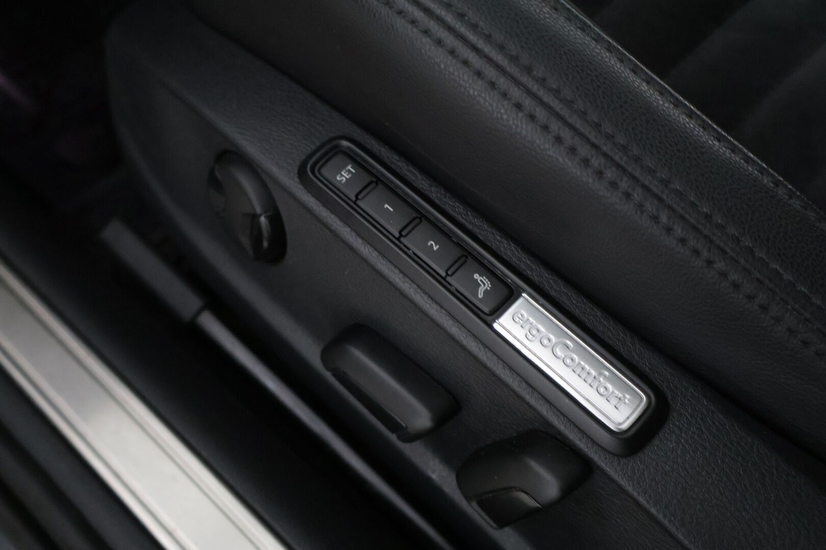 Volkswagen Passat 2018 Variant GTE Plug-In Hybrid 160kW DSG *ACC / Webasto / Digimittaristo / P-Kamera / Muistipenkki / Nahka-Alcantara* - Merkkihuollettu / 2 renkaat / Ambient / Hierova kuljettajan istuin*