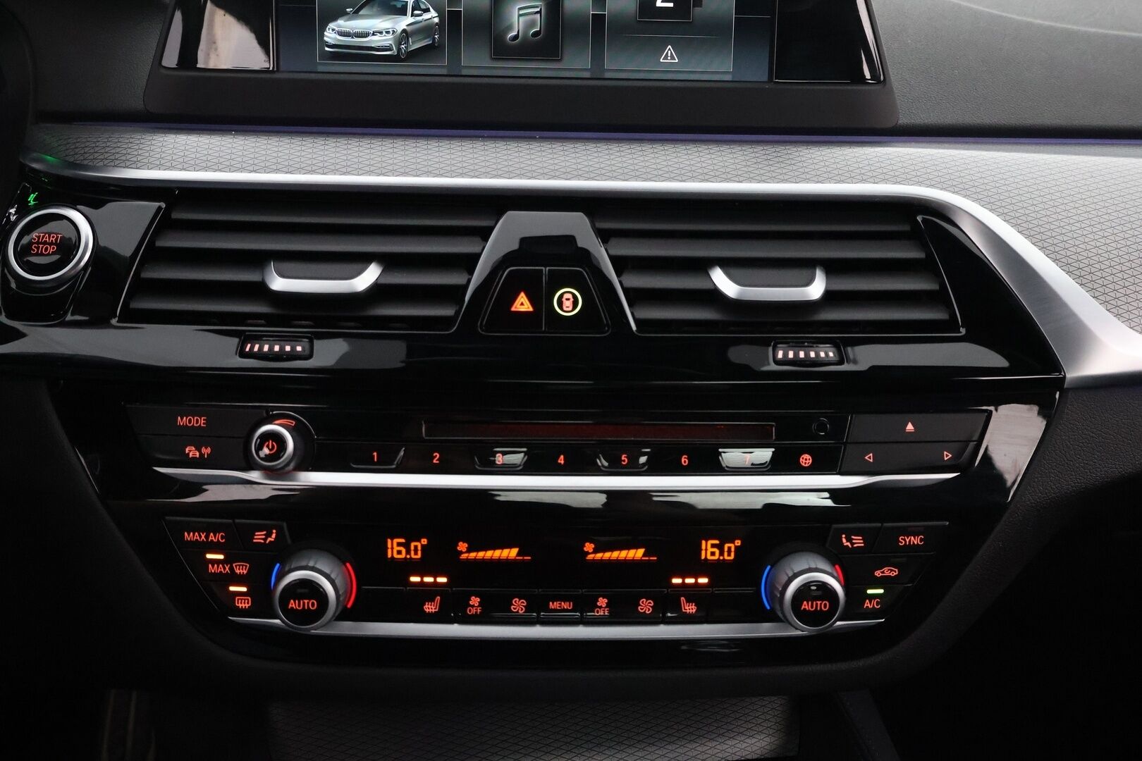 BMW 530 2019 G30 Sedan 530e A Charged Edition M Sport - Adapt.Vakkari / HUD / Peruutuskamera / HiFi / Driving Assistant Plus / Professional Navi / BLIS / Sporttipenkit / Näyttävä!