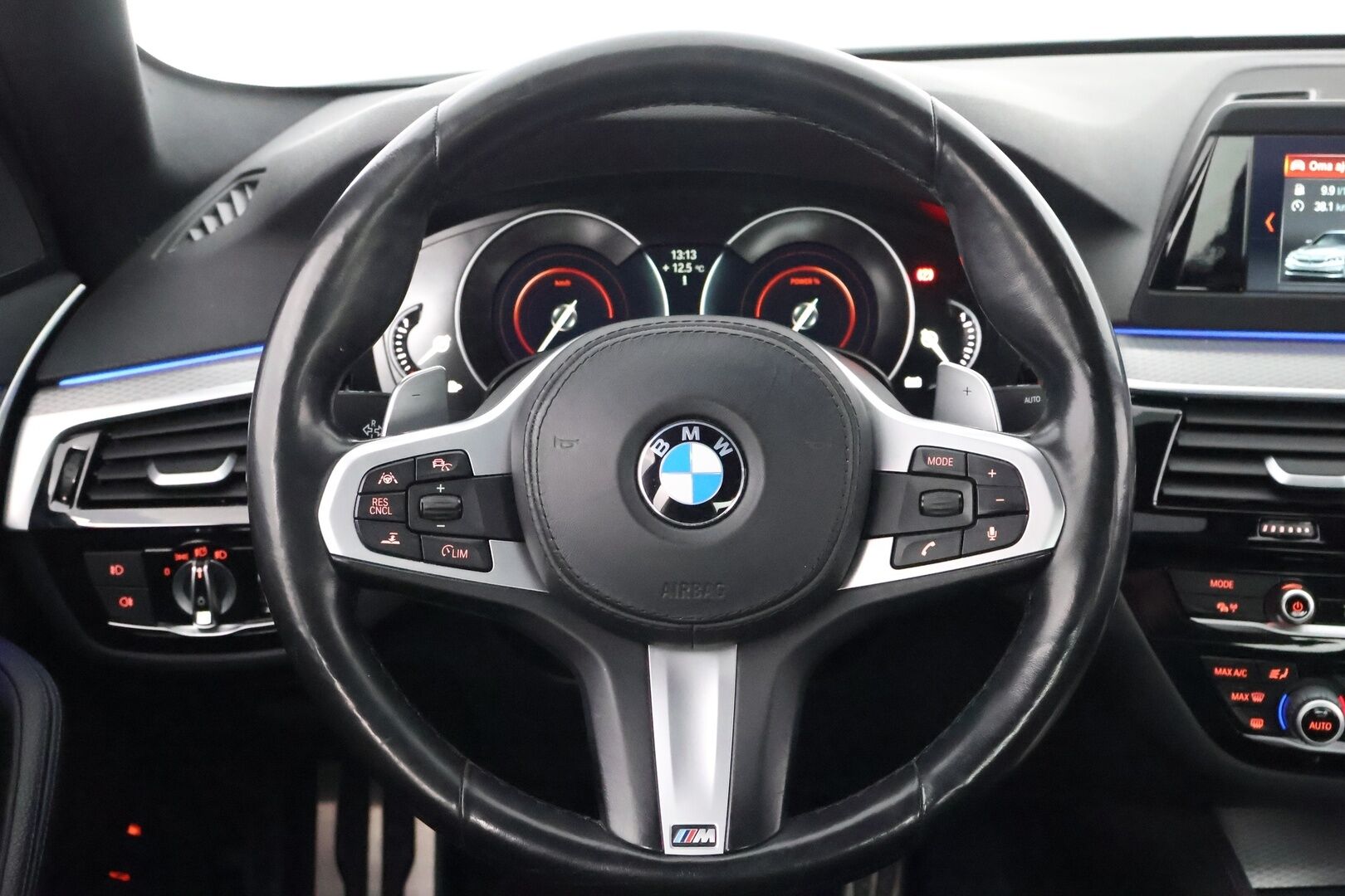 BMW 530 2019 G30 Sedan 530e A Charged Edition M Sport - Adapt.Vakkari / HUD / Peruutuskamera / HiFi / Driving Assistant Plus / Professional Navi / BLIS / Sporttipenkit / Näyttävä!