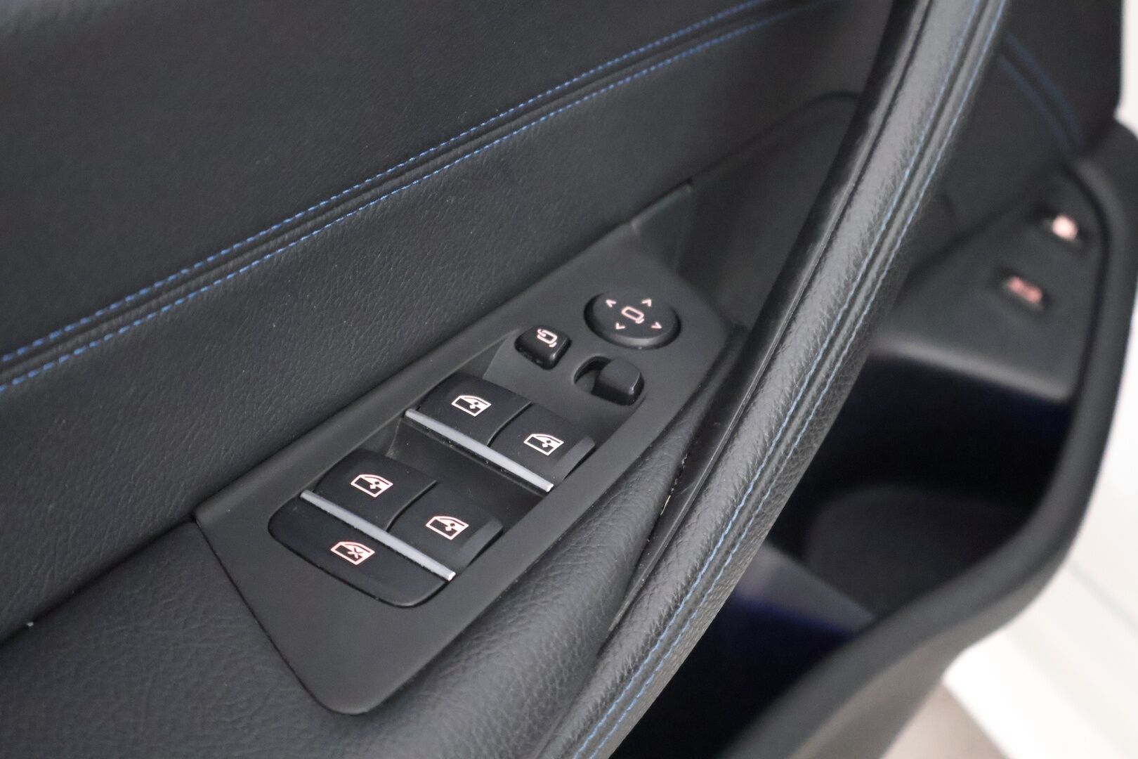 BMW 530 2019 G30 Sedan 530e A Charged Edition M Sport - Adapt.Vakkari / HUD / Peruutuskamera / HiFi / Driving Assistant Plus / Professional Navi / BLIS / Sporttipenkit / Näyttävä!